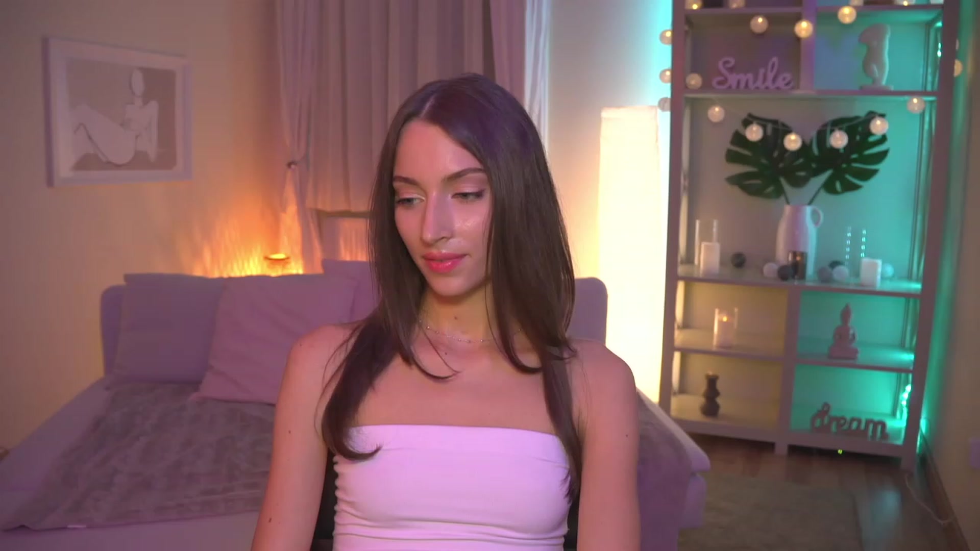 Gallery image thumbnail from Emily_grey69's myfreecams stream on, 09/05/2023, 18:25 image 3 of 20