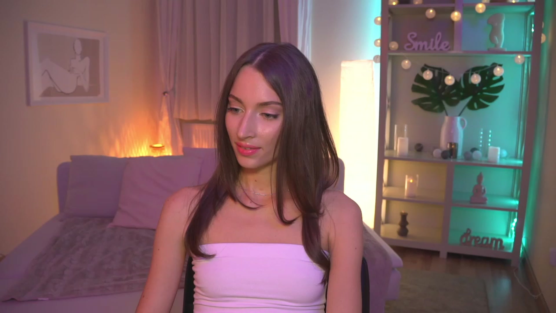Gallery image thumbnail from Emily_grey69's myfreecams stream on, 09/05/2023, 18:25 image 4 of 20