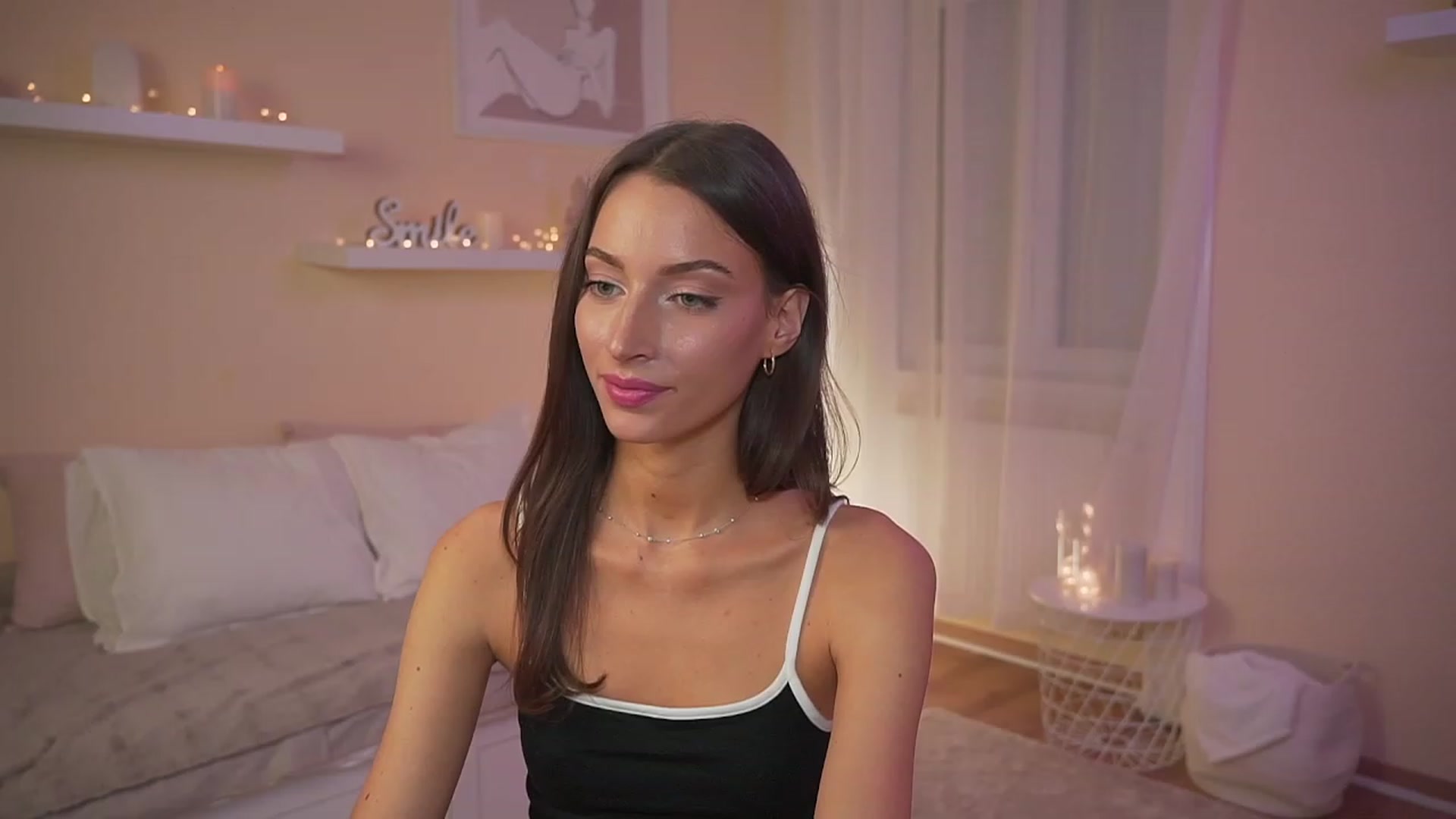 Gallery image thumbnail from Emily_grey69's myfreecams stream on, 09/11/2023, 18:17 image 18 of 20
