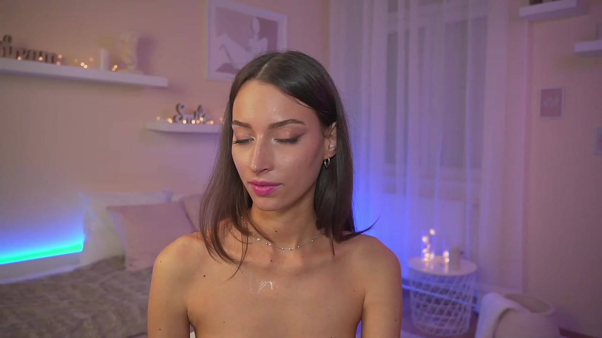 Gallery image thumbnail from Emily_grey69's myfreecams stream on, 09/26/2023, 19:25 image 20 of 20
