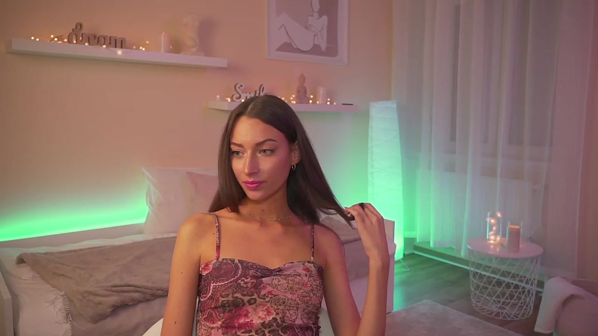 Gallery image thumbnail from Emily_grey69's myfreecams stream on, 09/27/2023, 19:31 image 4 of 20