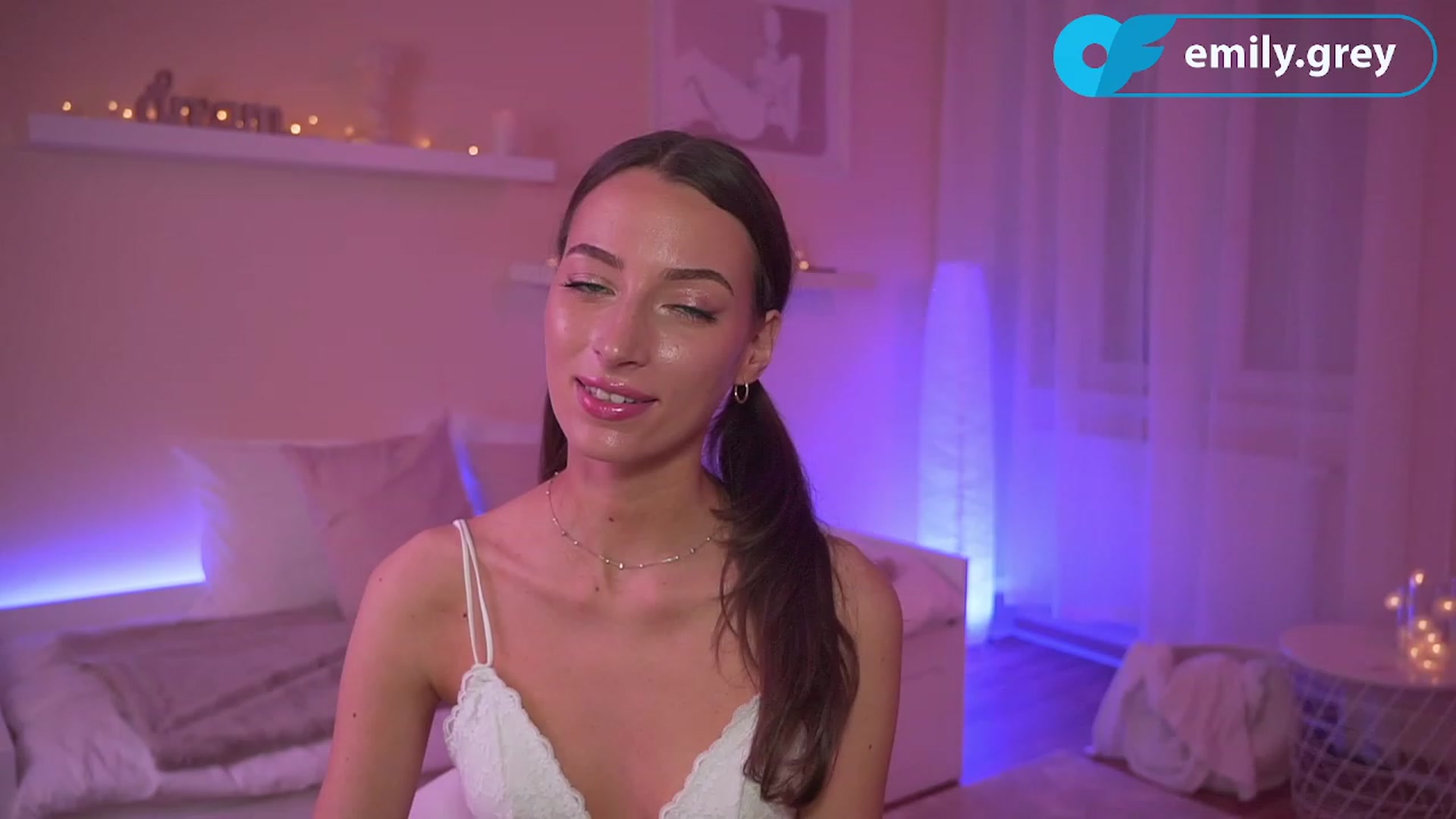 Gallery image thumbnail from Emily_grey69's myfreecams stream on, 10/26/2023, 18:53 image 13 of 20
