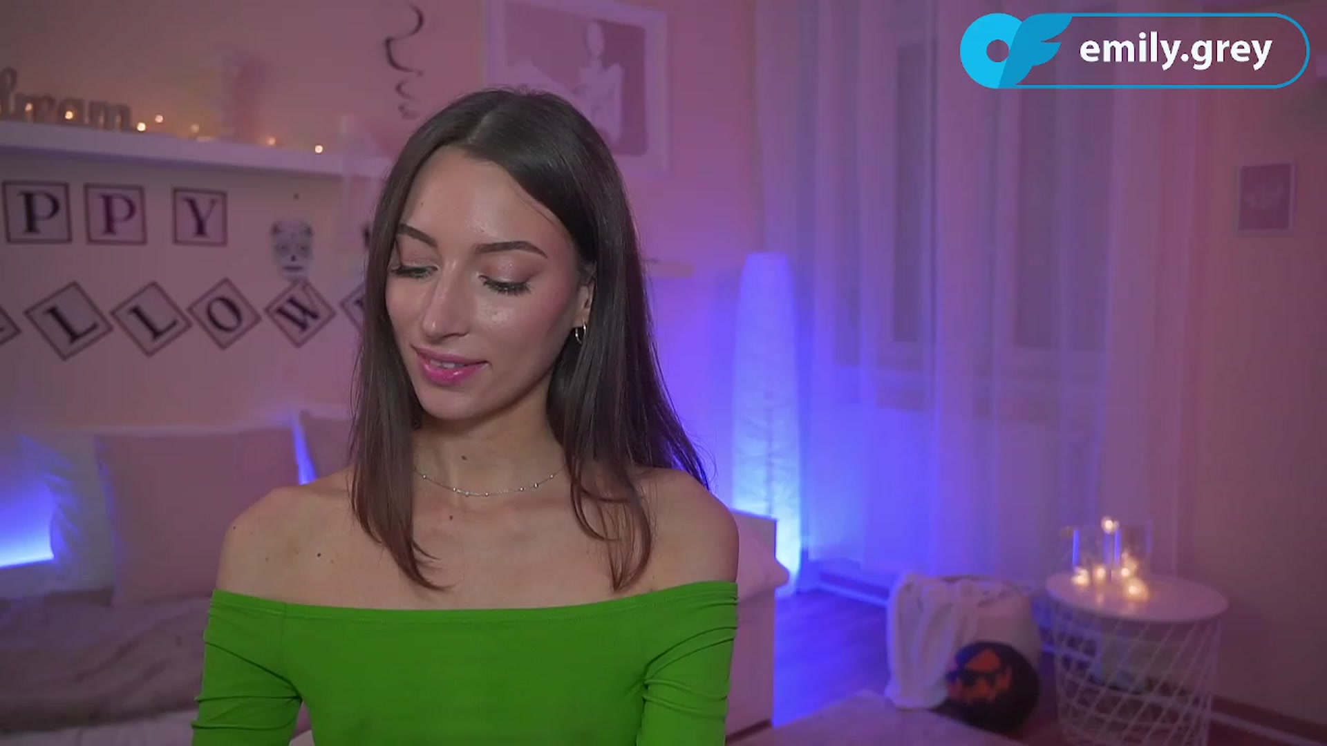 Gallery image thumbnail from Emily_grey69's myfreecams stream on, 10/30/2023, 19:56 image 10 of 20