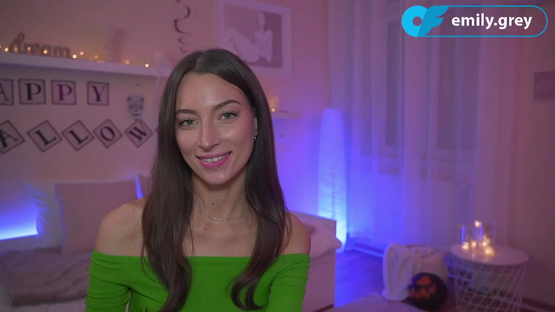 Gallery image thumbnail from Emily_grey69's myfreecams stream on, 10/30/2023, 19:56 image 6 of 20