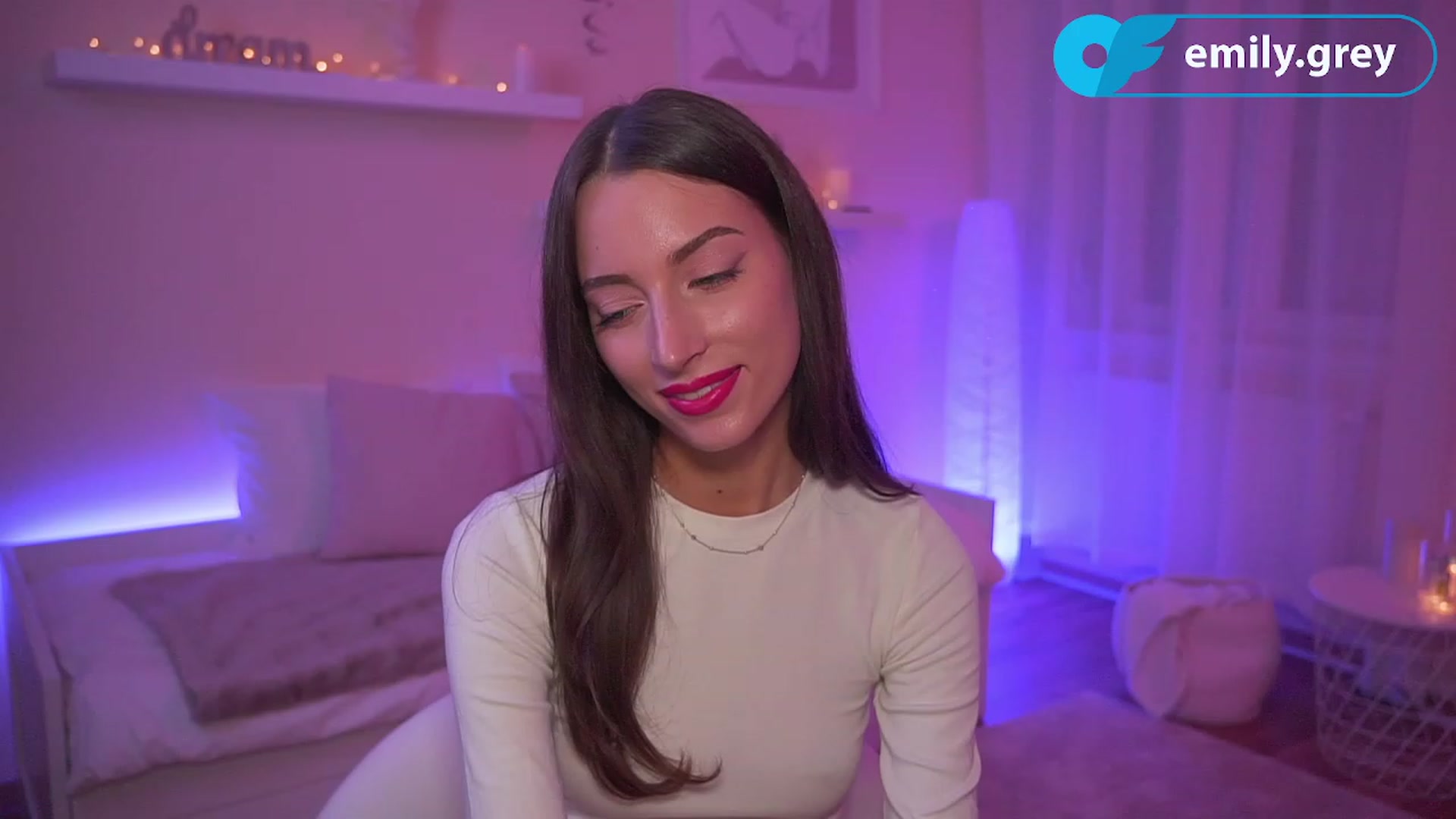 Gallery image thumbnail from Emily_grey69's myfreecams stream on, 11/02/2023, 19:17 image 14 of 20