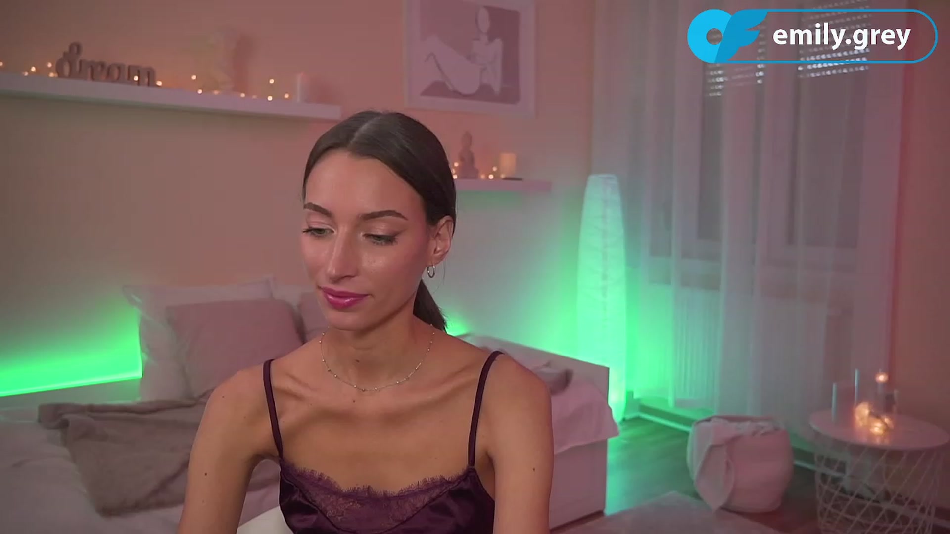 Gallery image thumbnail from Emily_grey69's myfreecams stream on, 11/04/2023, 13:51 image 19 of 20