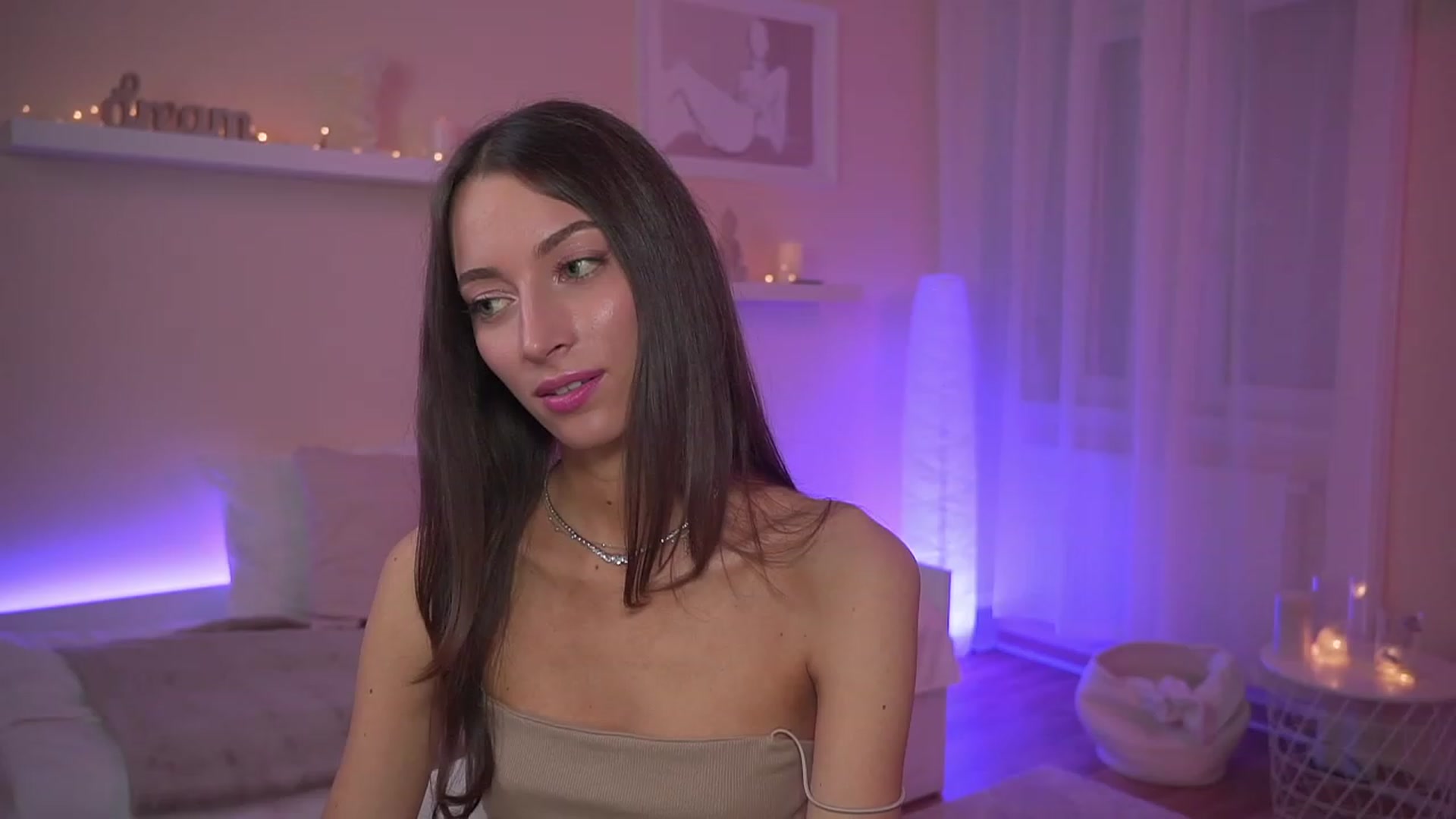 Gallery image thumbnail from Emily_grey69's myfreecams stream on, 11/07/2023, 17:58 image 11 of 20