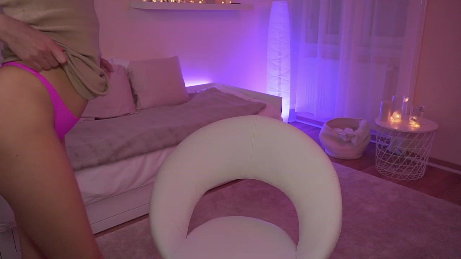 Gallery image thumbnail from Emily_grey69's myfreecams stream on, 11/07/2023, 18:28 image 8 of 20