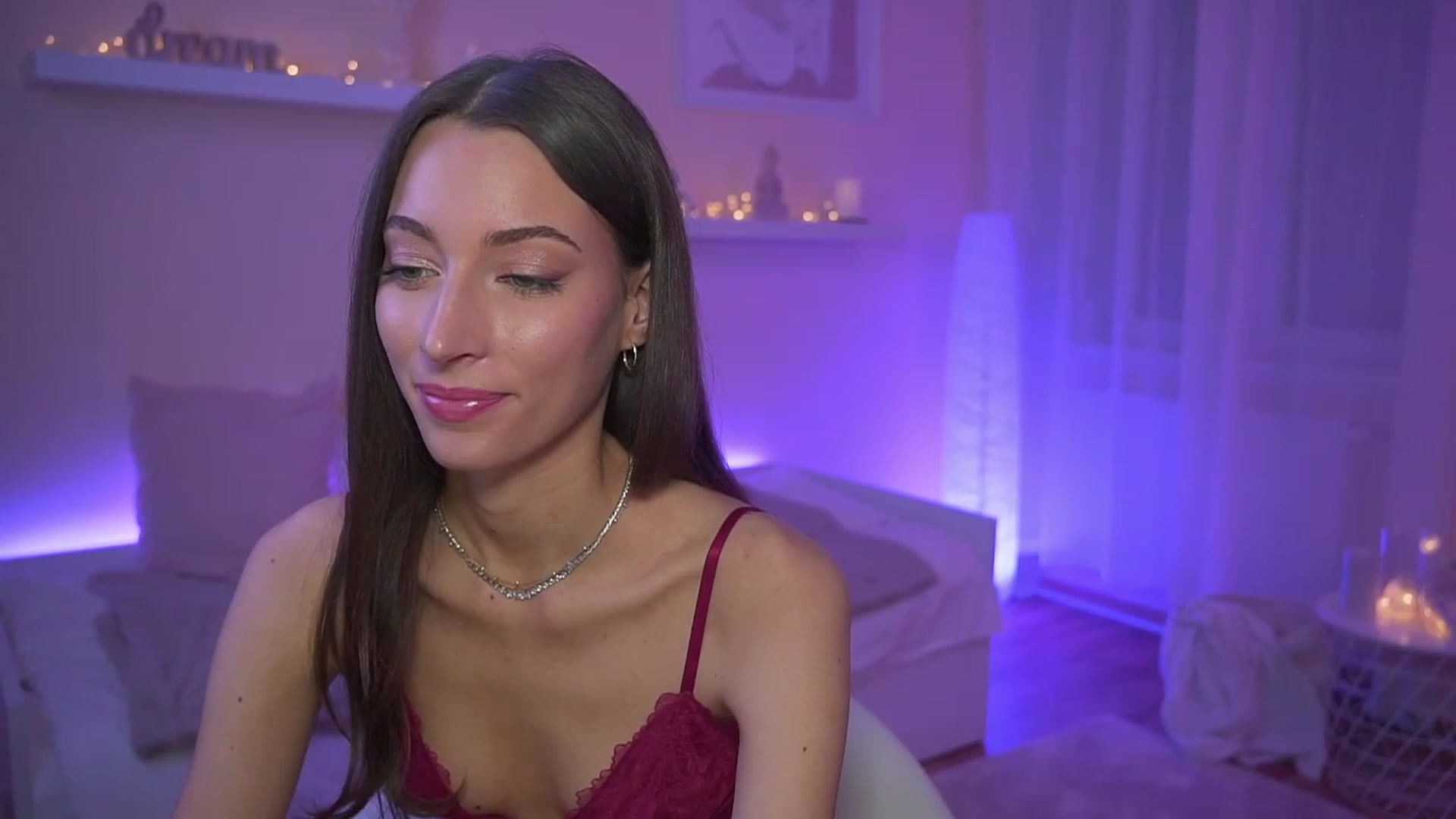 Gallery image thumbnail from Emily_grey69's myfreecams stream on, 11/10/2023, 15:37 image 15 of 20