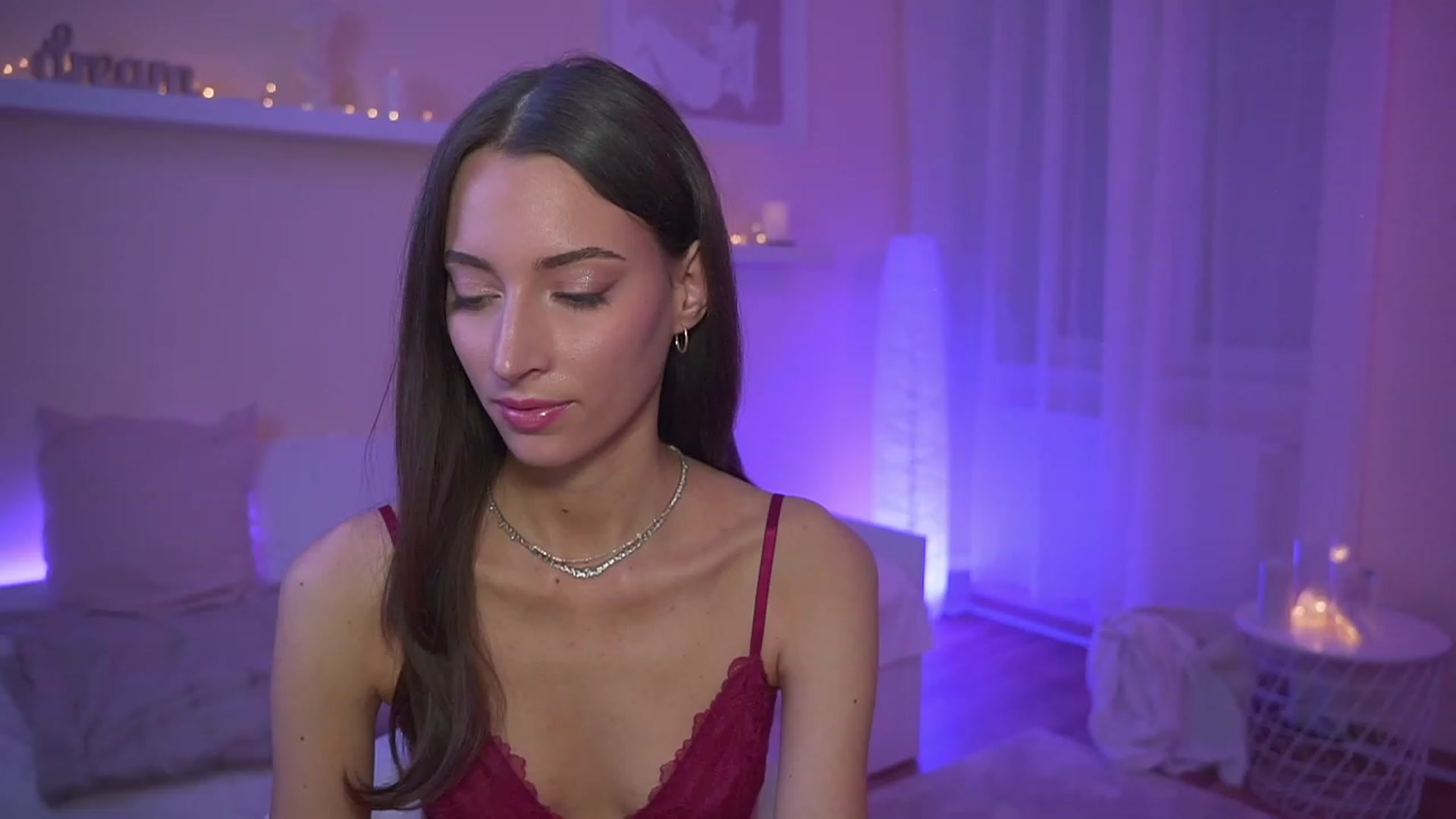 Gallery image thumbnail from Emily_grey69's myfreecams stream on, 11/10/2023, 15:37 image 4 of 20