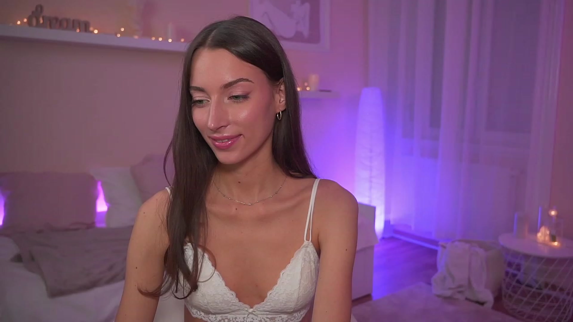 Gallery image thumbnail from Emily_grey69's myfreecams stream on, 11/13/2023, 21:44 image 1 of 20