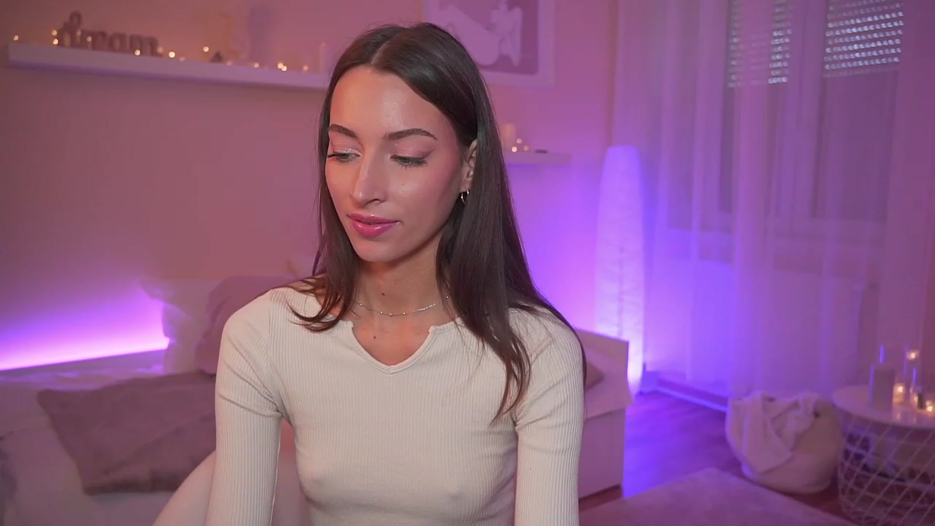 Gallery image thumbnail from Emily_grey69's myfreecams stream on, 11/18/2023, 12:19 image 5 of 20