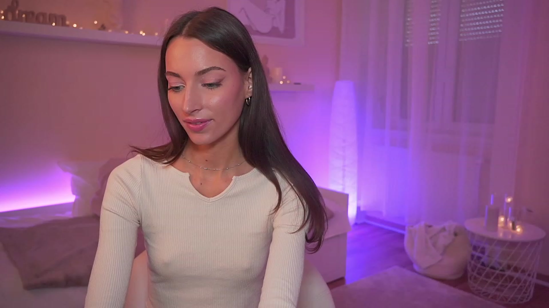 Gallery image thumbnail from Emily_grey69's myfreecams stream on, 11/18/2023, 13:44 image 11 of 20