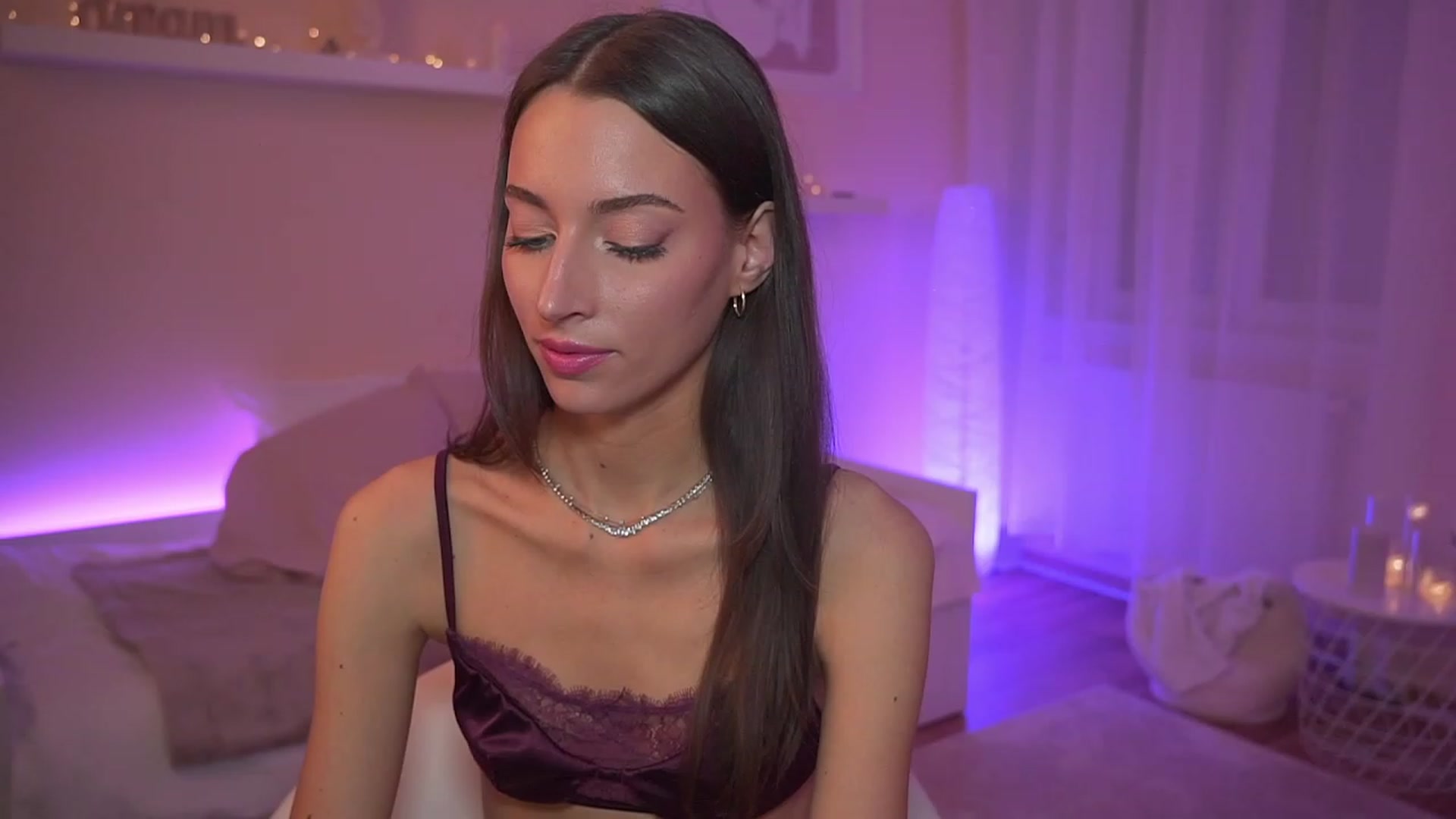 Gallery image thumbnail from Emily_grey69's myfreecams stream on, 11/19/2023, 21:16 image 11 of 20