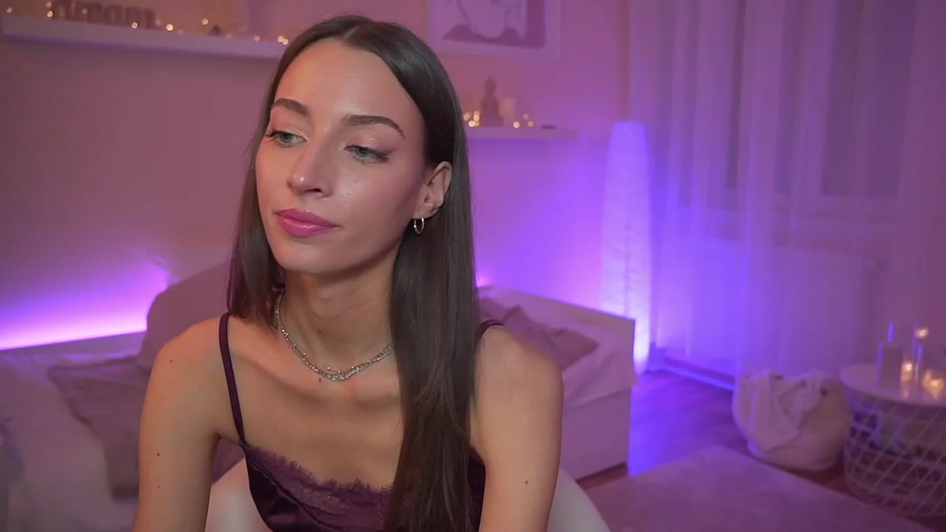 Gallery image thumbnail from Emily_grey69's myfreecams stream on, 11/19/2023, 21:16 image 10 of 20