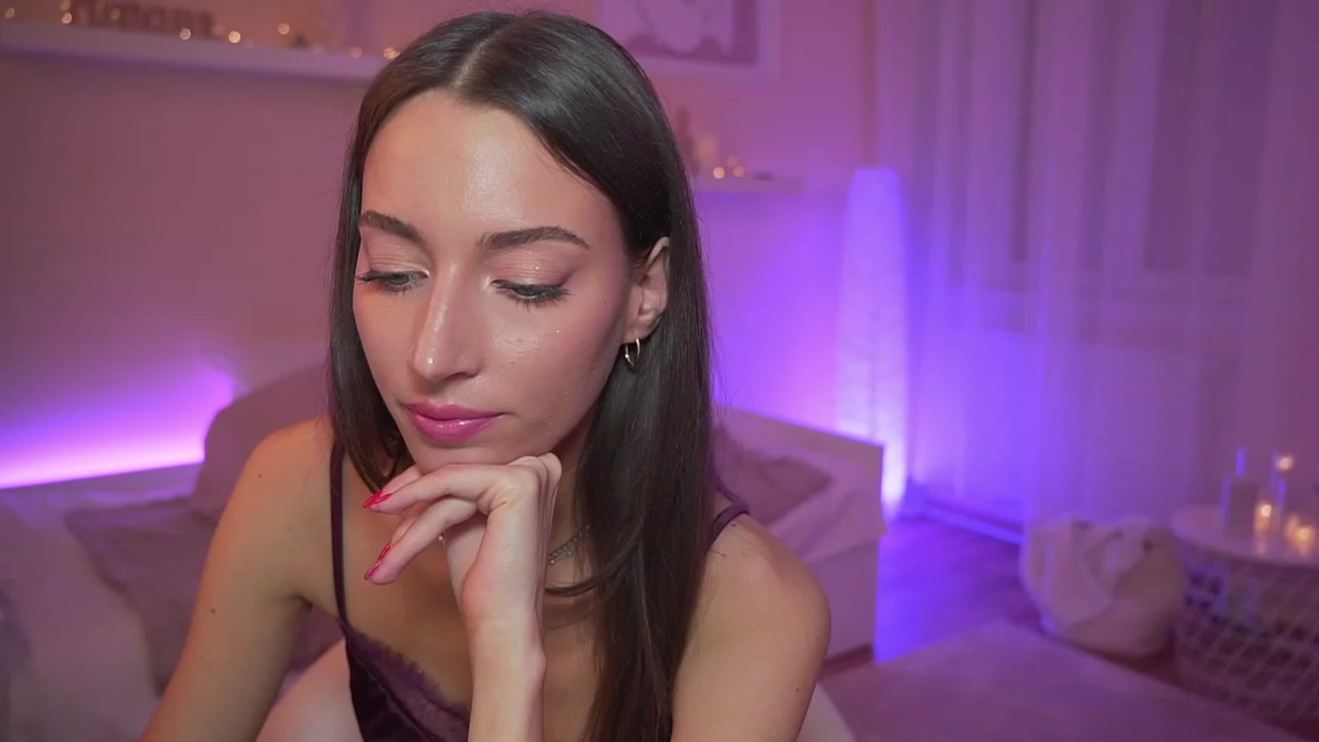 Gallery image thumbnail from Emily_grey69's myfreecams stream on, 11/19/2023, 21:16 image 5 of 20