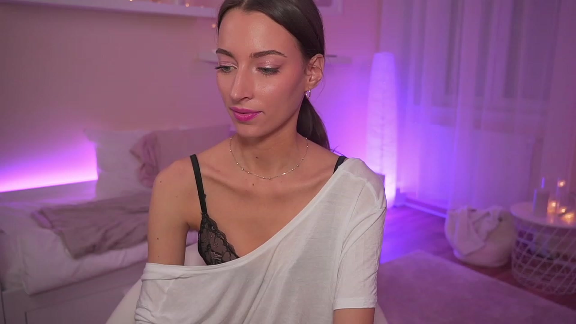 Gallery image thumbnail from Emily_grey69's myfreecams stream on, 11/21/2023, 17:49 image 8 of 20