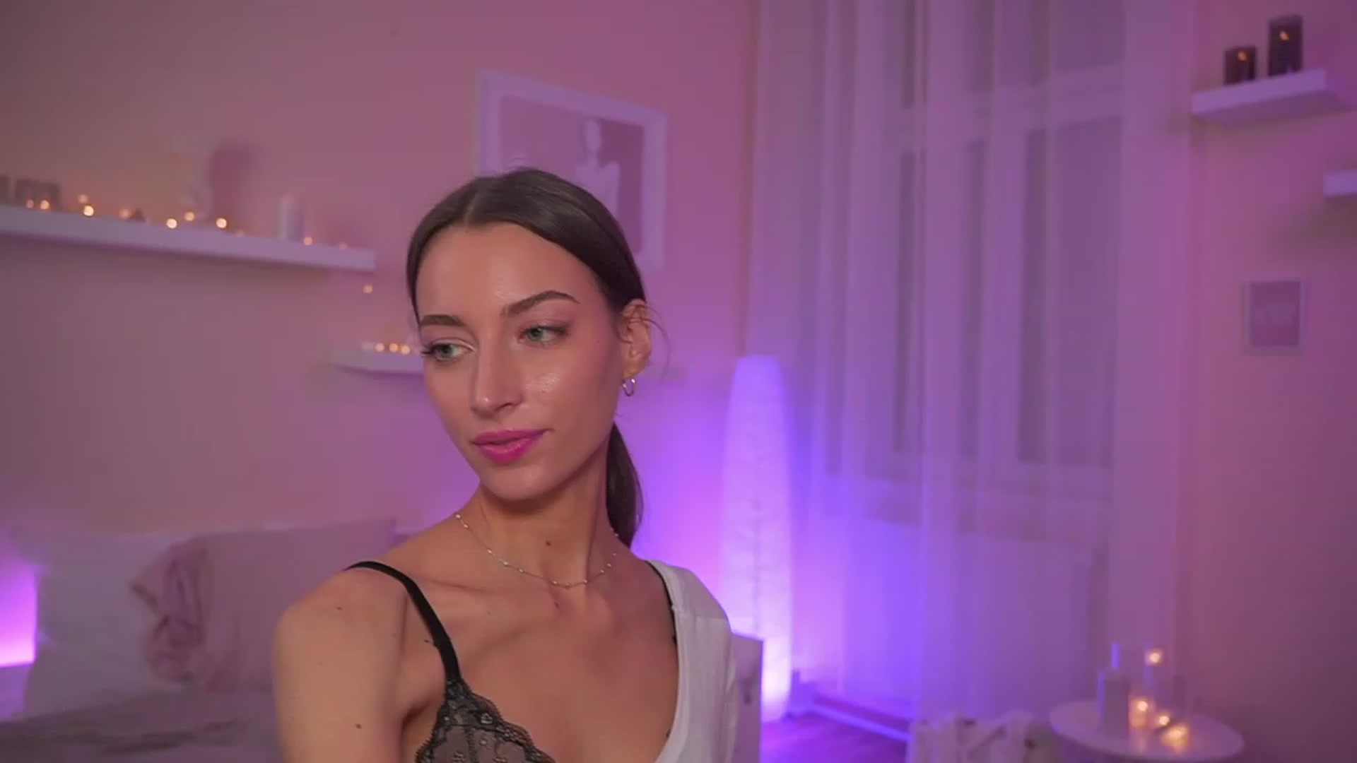 Gallery image thumbnail from Emily_grey69's myfreecams stream on, 11/21/2023, 18:21 image 14 of 20