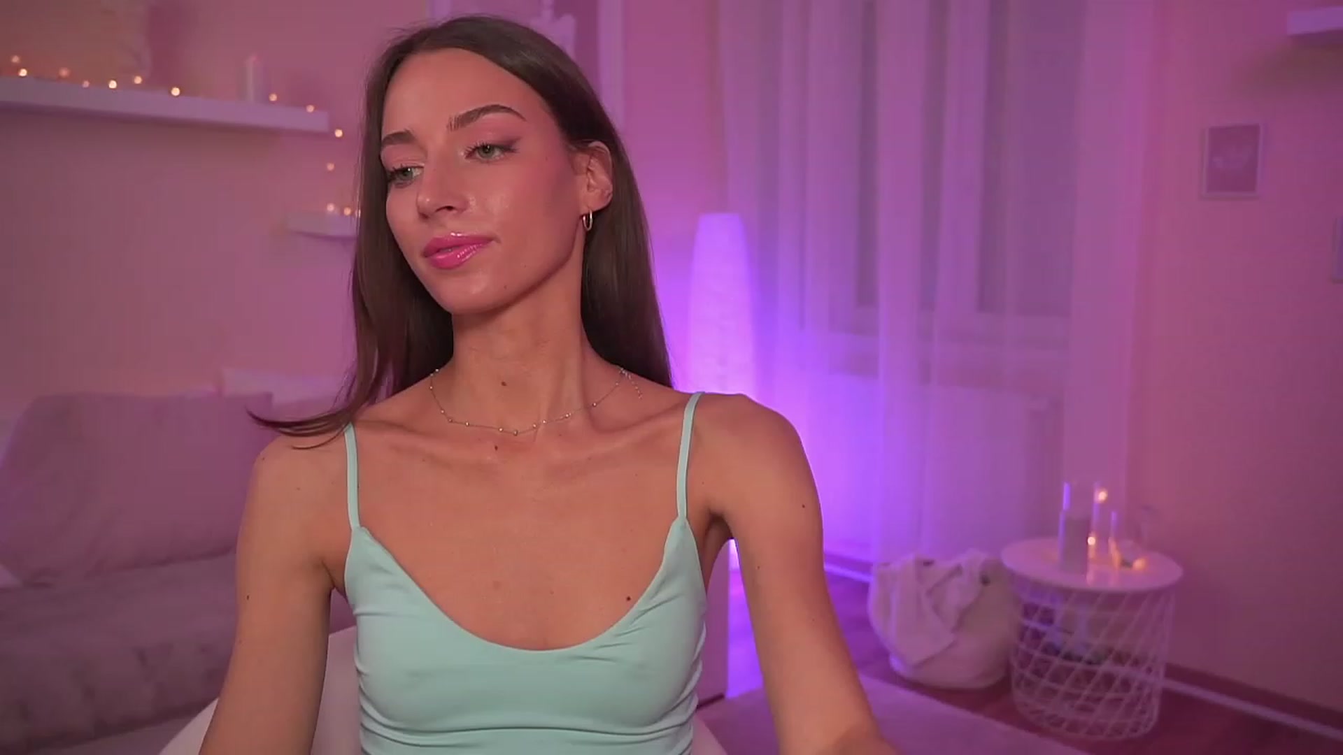 Gallery image thumbnail from Emily_grey69's myfreecams stream on, 11/24/2023, 18:58 image 17 of 20