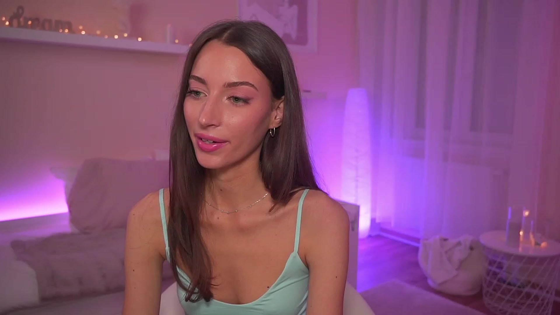 Gallery image thumbnail from Emily_grey69's myfreecams stream on, 11/24/2023, 18:58 image 15 of 20
