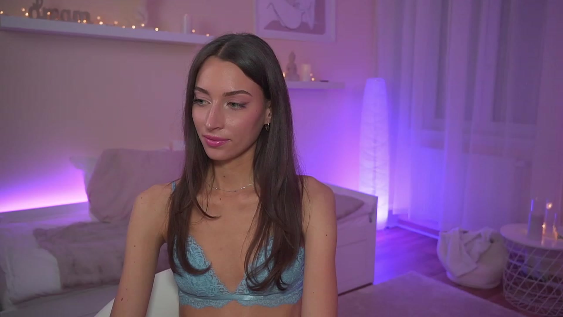 Gallery image thumbnail from Emily_grey69's myfreecams stream on, 11/24/2023, 20:55 image 6 of 20