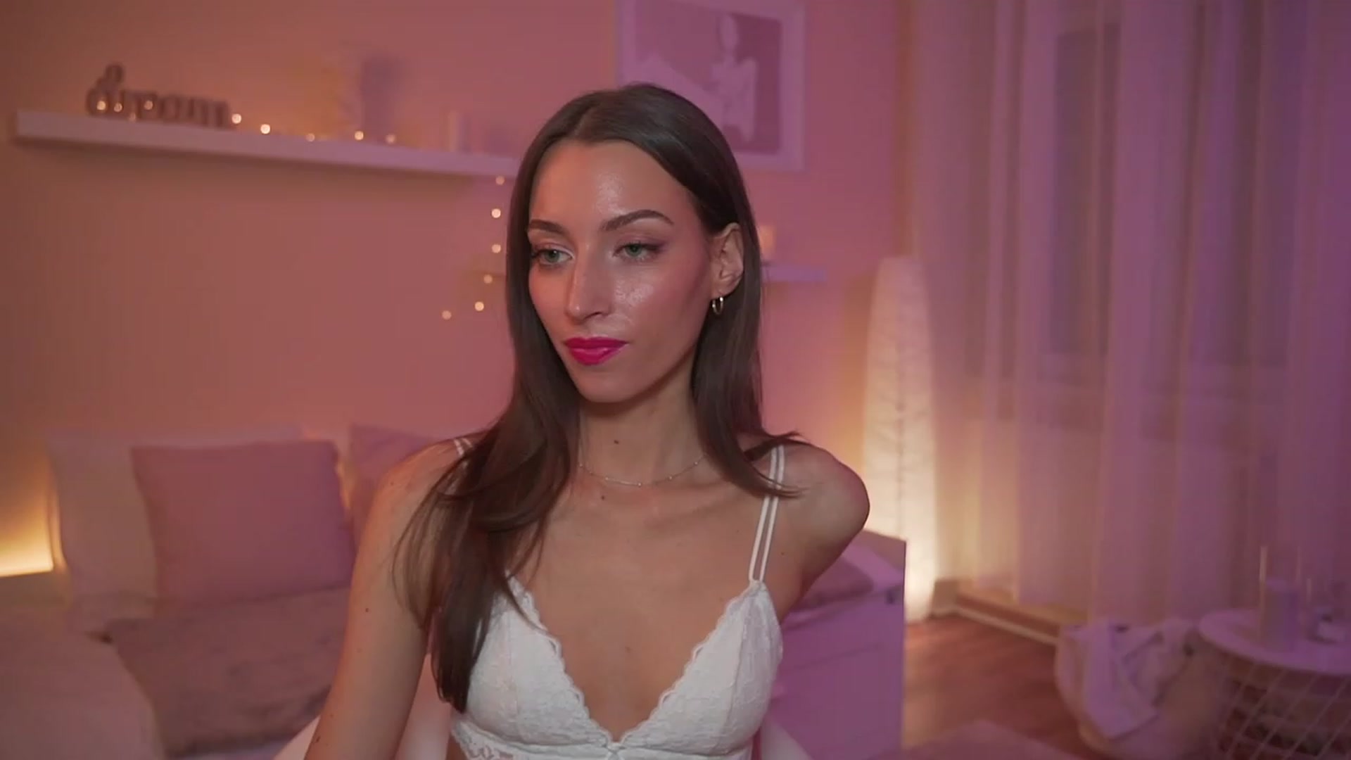 Gallery image thumbnail from Emily_grey69's myfreecams stream on, 12/05/2023, 20:05 image 7 of 20