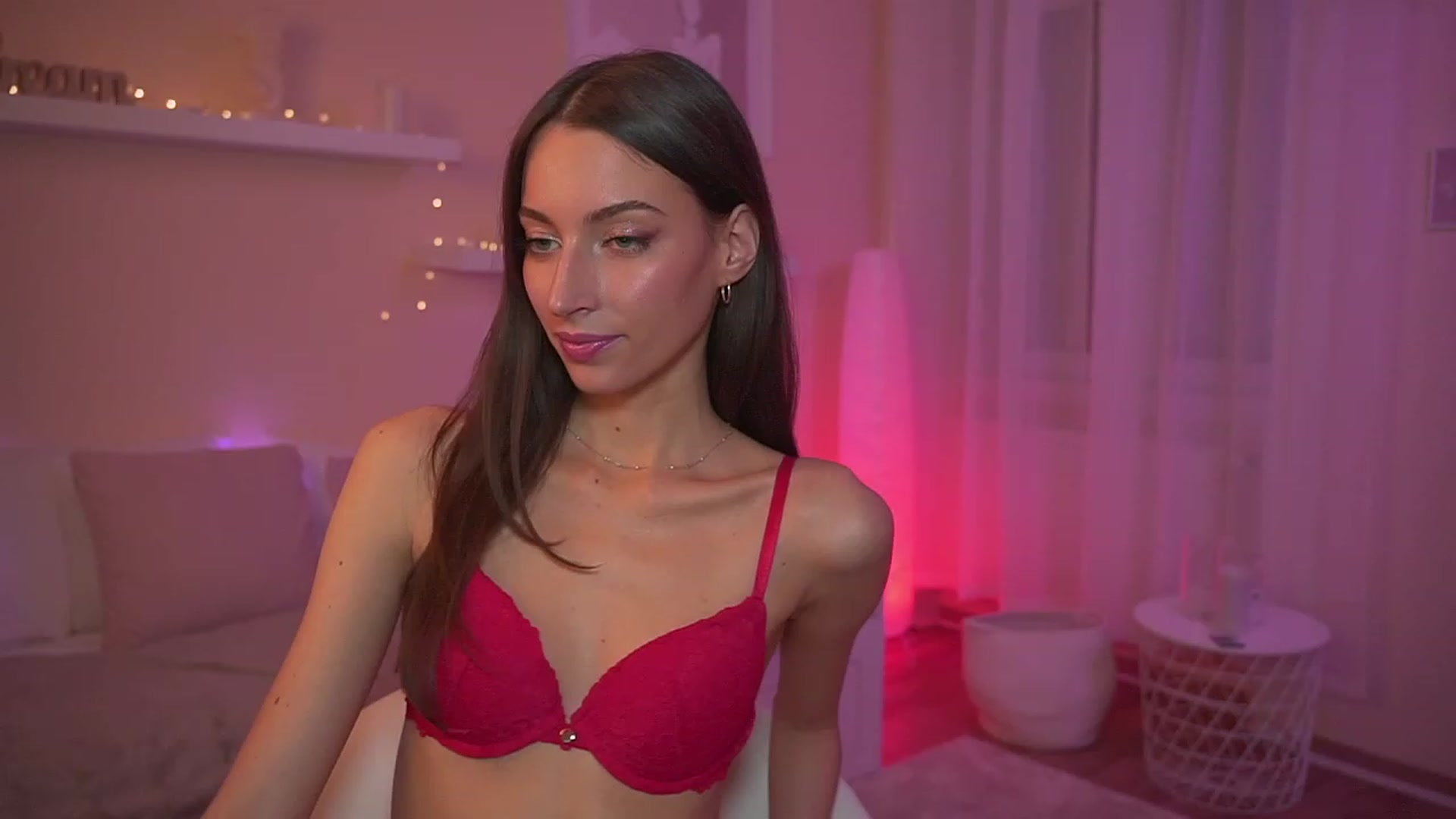 Gallery image thumbnail from Emily_grey69's myfreecams stream on, 12/07/2023, 20:49 image 5 of 20