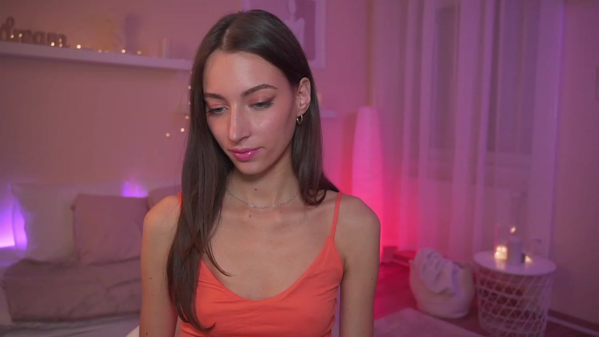 Gallery image thumbnail from Emily_grey69's myfreecams stream on, 12/15/2023, 18:29 image 6 of 20