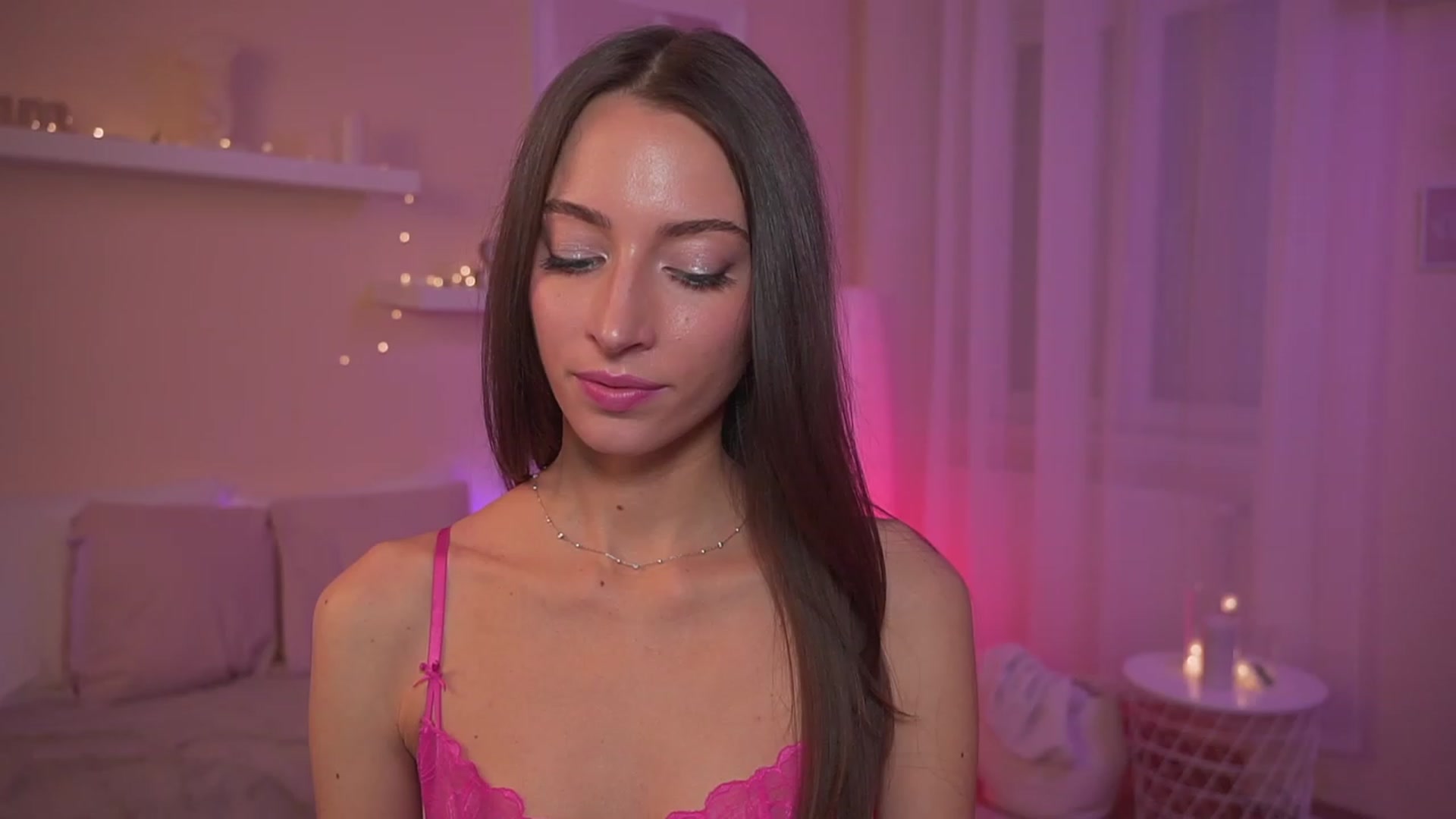 Gallery image thumbnail from Emily_grey69's myfreecams stream on, 12/21/2023, 20:35 image 20 of 20