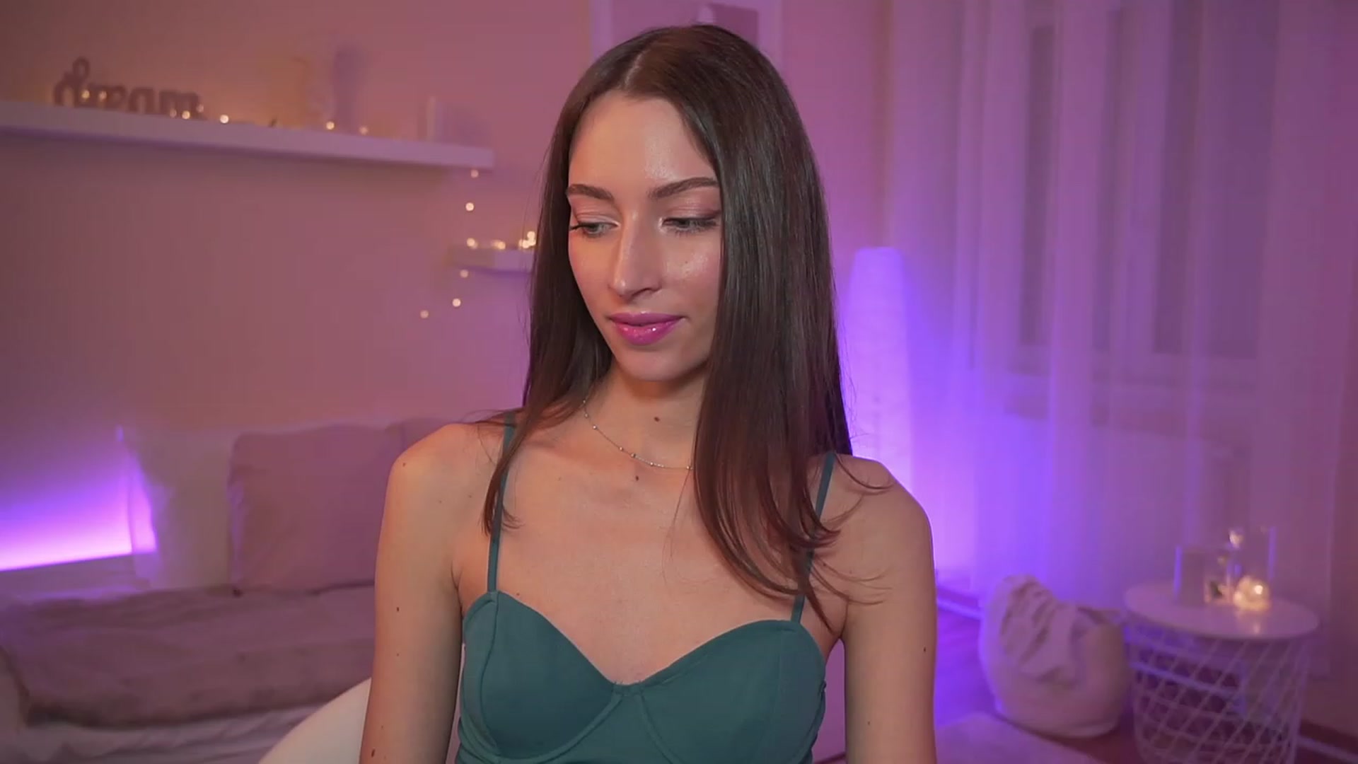 Gallery image thumbnail from Emily_grey69's myfreecams stream on, 12/30/2023, 16:15 image 7 of 20