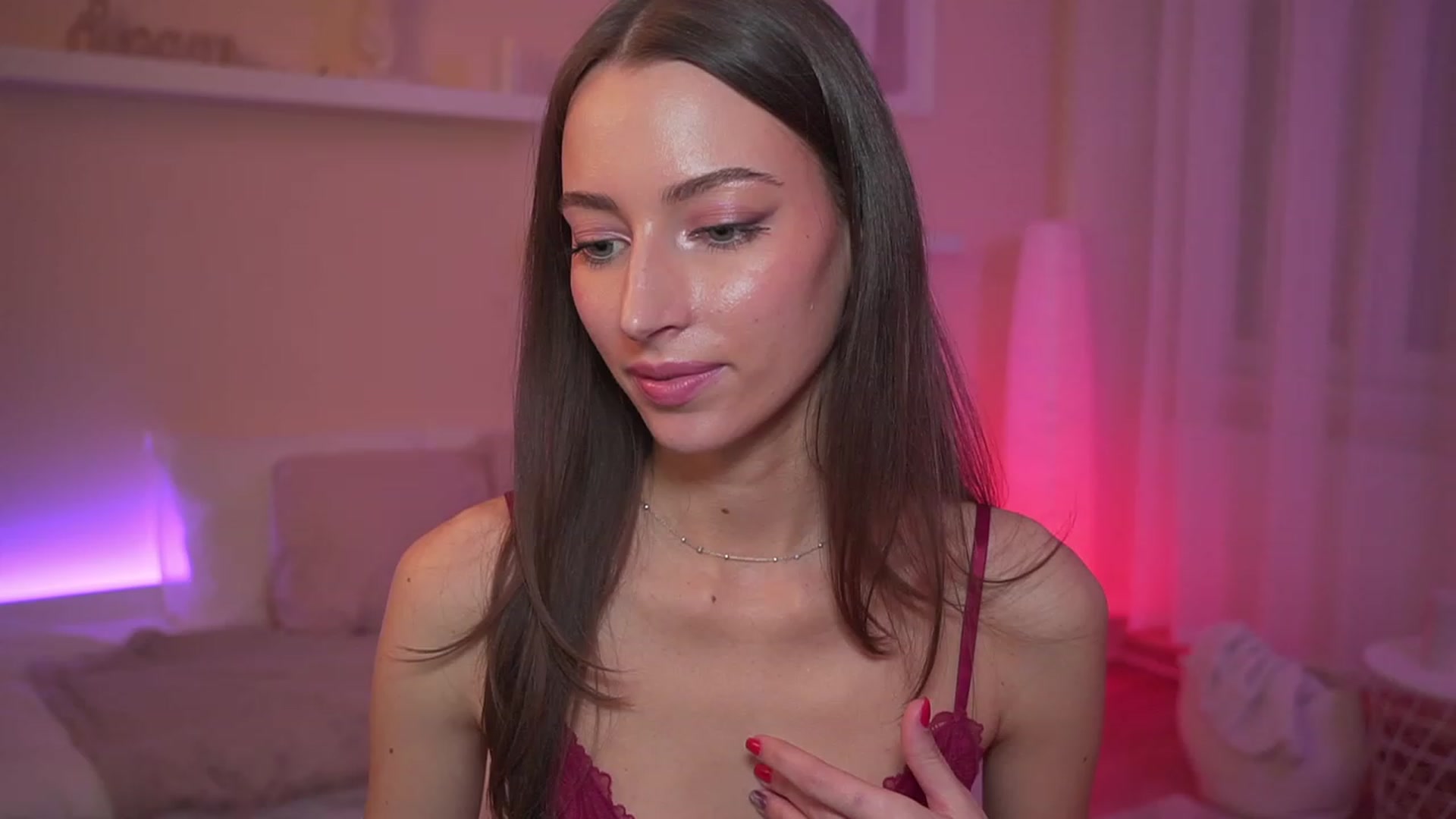 Gallery image thumbnail from Emily_grey69's myfreecams stream on, 01/01/2024, 16:06 image 12 of 20