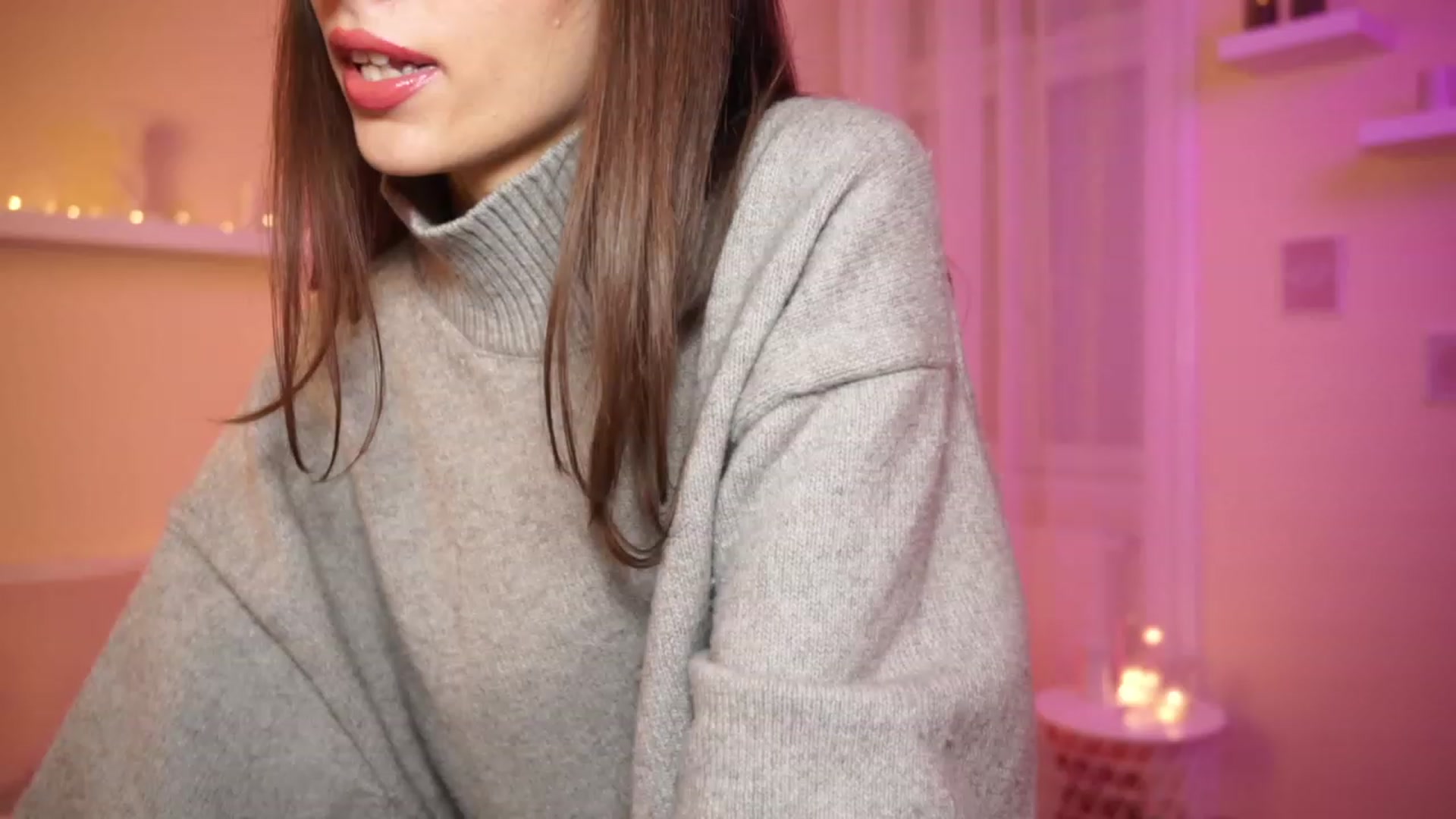 Gallery image thumbnail from Emily_grey69's myfreecams stream on, 01/08/2024, 19:38 image 16 of 20