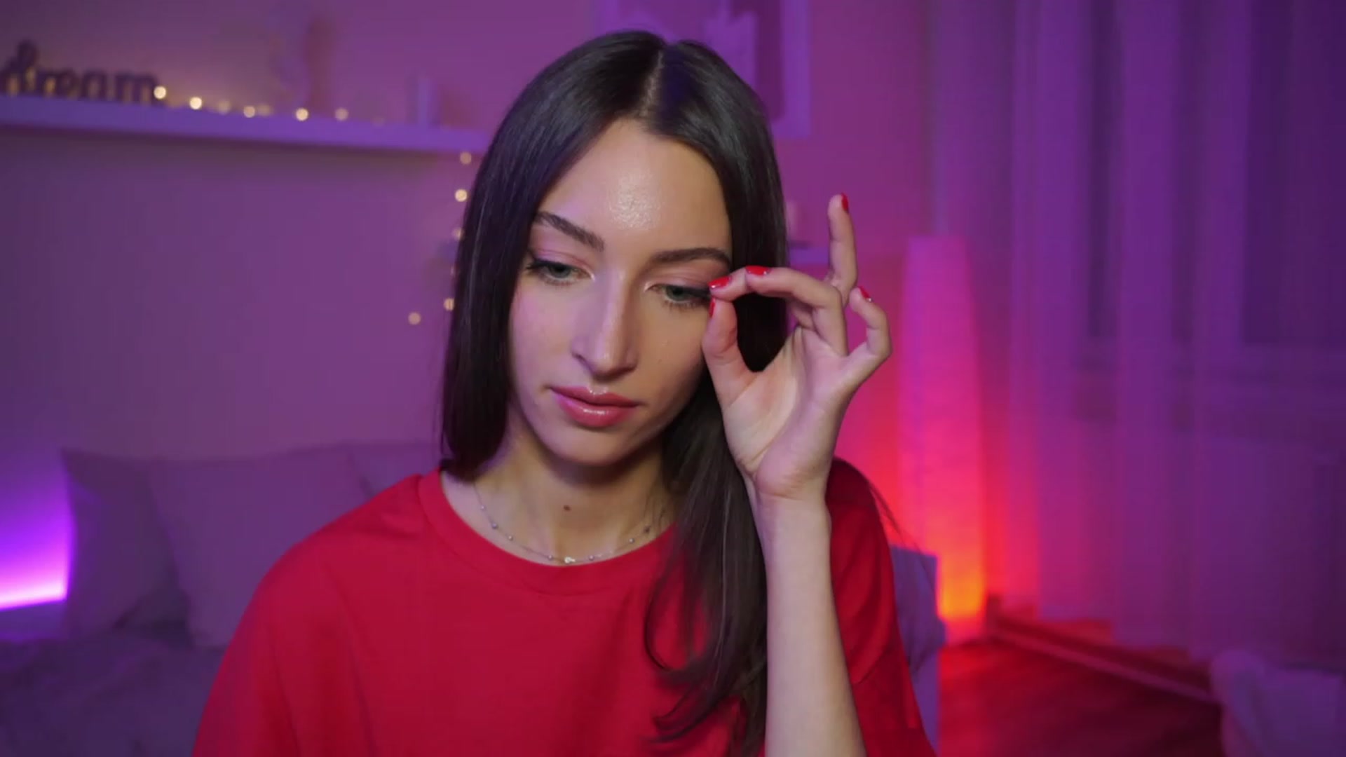 Gallery image thumbnail from Emily_grey69's myfreecams stream on, 01/13/2024, 16:49 image 7 of 20