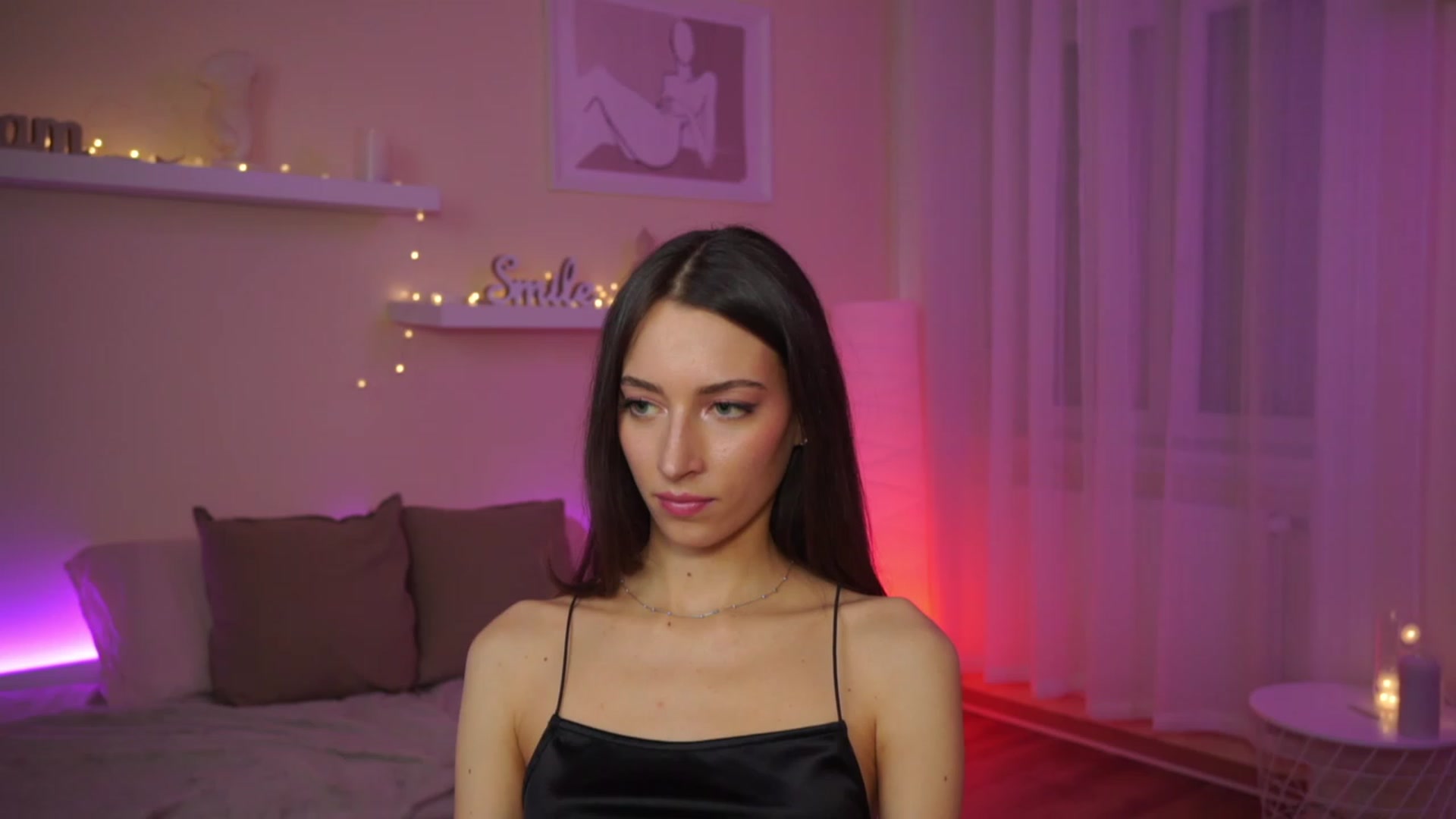 Gallery image thumbnail from Emily_grey69's myfreecams stream on, 01/25/2024, 17:54 image 3 of 20