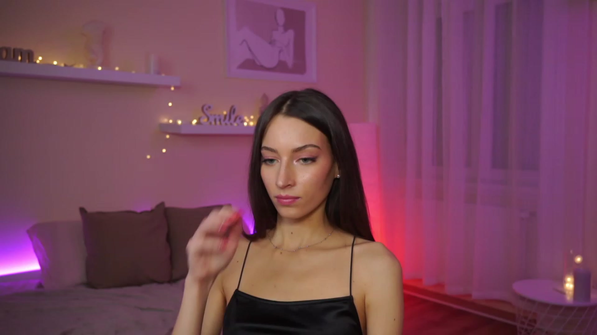 Gallery image thumbnail from Emily_grey69's myfreecams stream on, 01/25/2024, 17:54 image 1 of 20