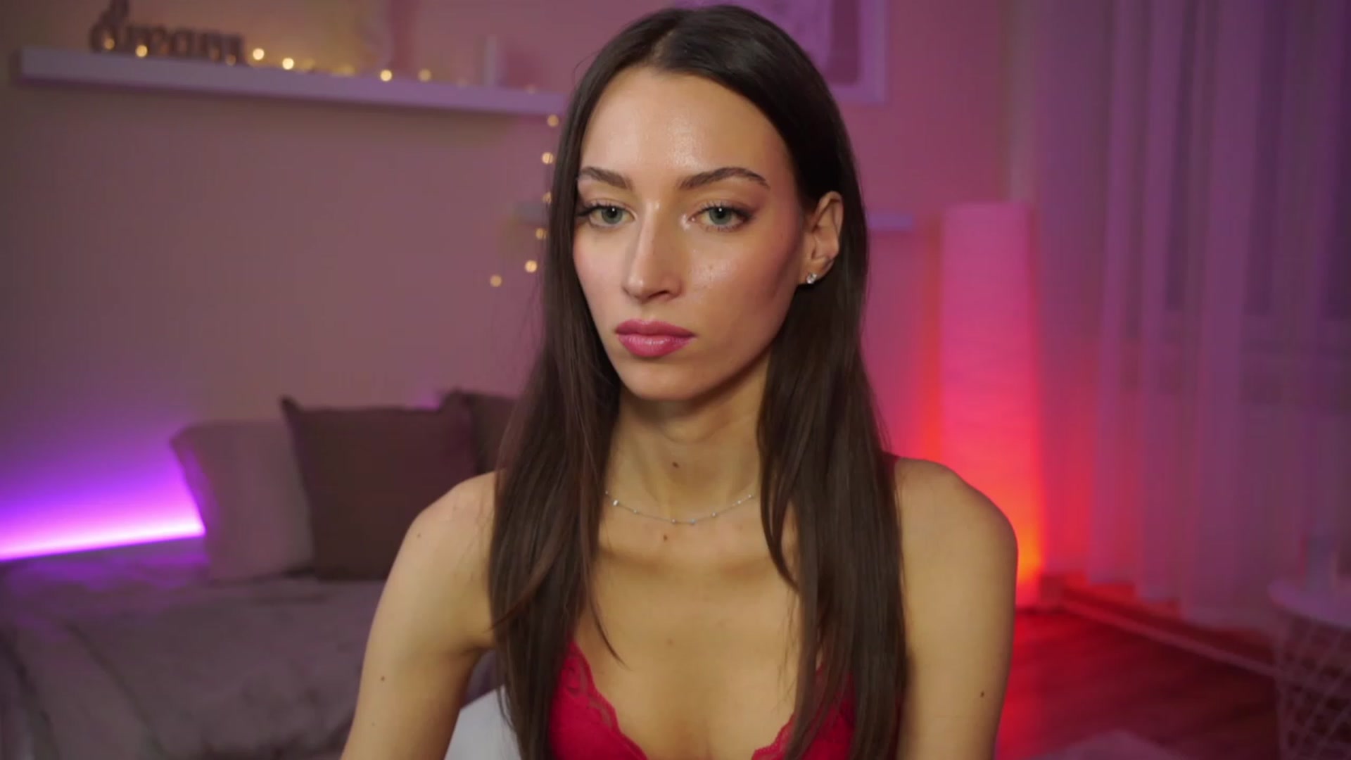 Gallery image thumbnail from Emily_grey69's myfreecams stream on, 01/27/2024, 16:13 image 12 of 20