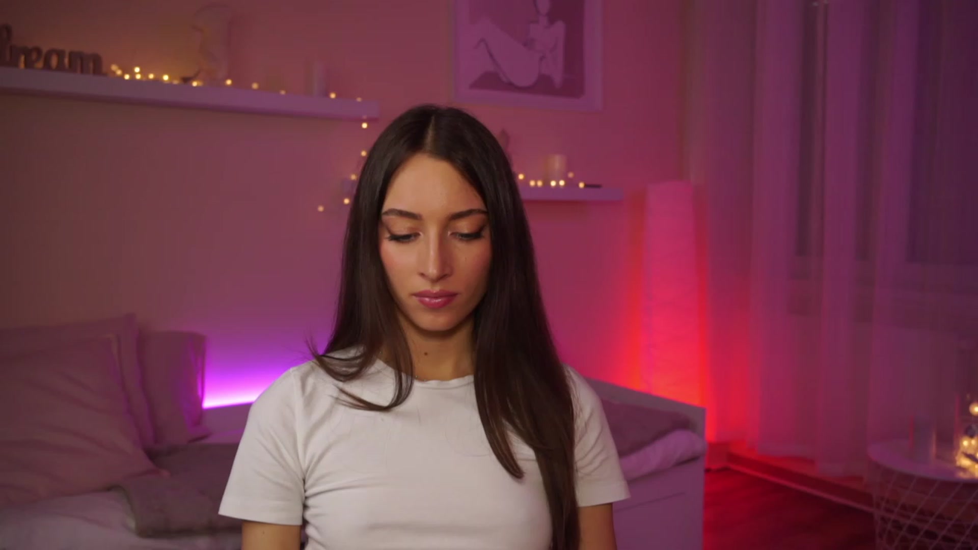 Gallery image thumbnail from Emily_grey69's myfreecams stream on, 02/09/2024, 14:09 image 8 of 20