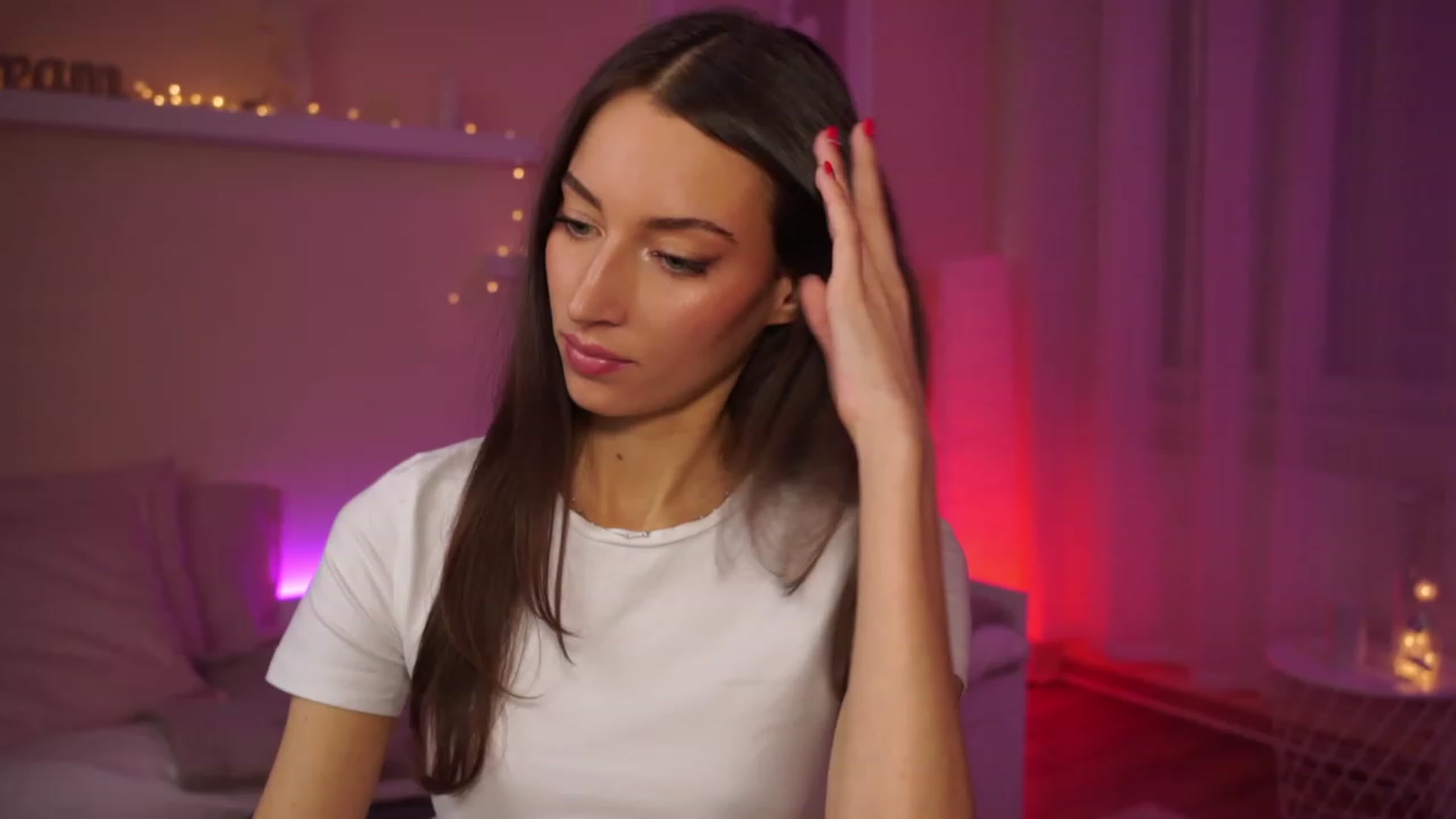 Gallery image thumbnail from Emily_grey69's myfreecams stream on, 02/09/2024, 14:09 image 14 of 20