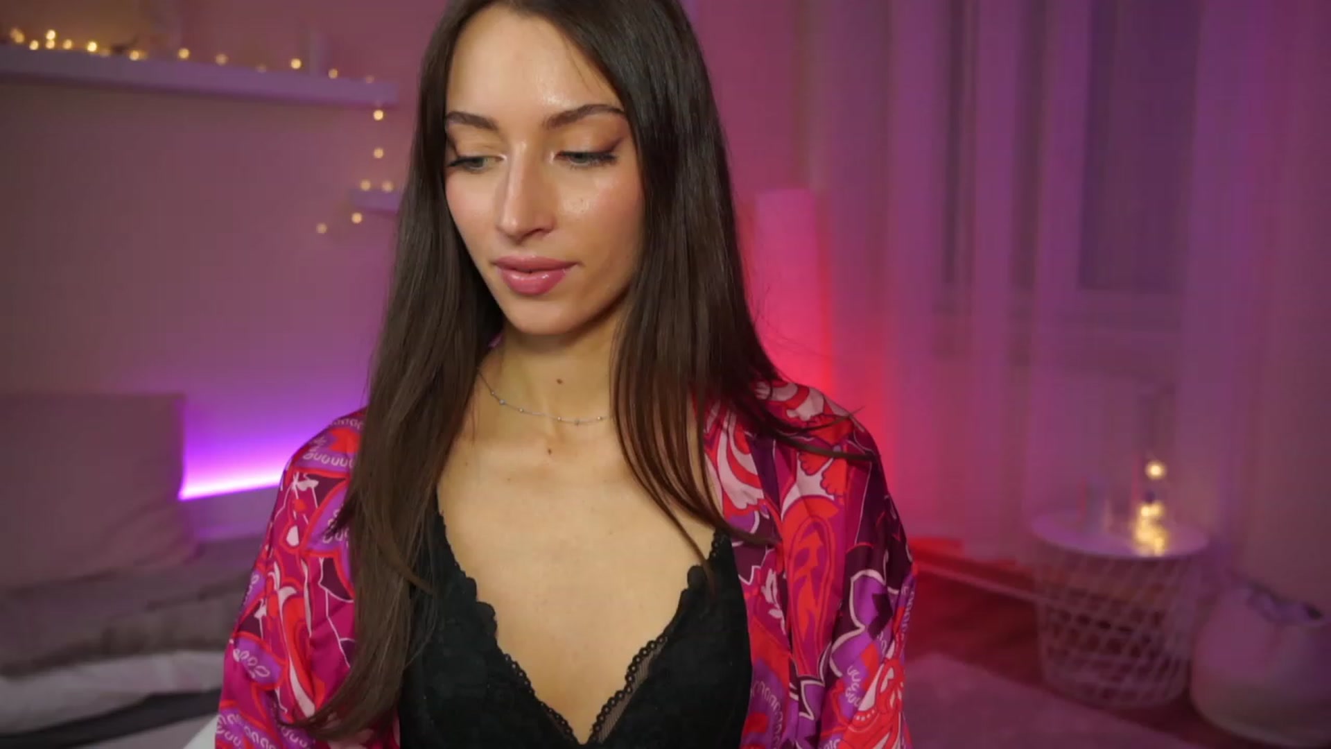 Gallery image thumbnail from Emily_grey69's myfreecams stream on, 02/11/2024, 18:05 image 12 of 20