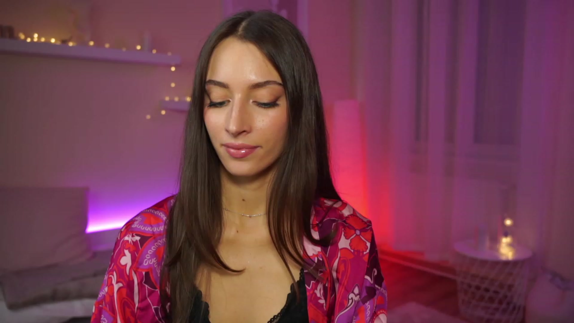 Gallery image thumbnail from Emily_grey69's myfreecams stream on, 02/11/2024, 18:05 image 19 of 20