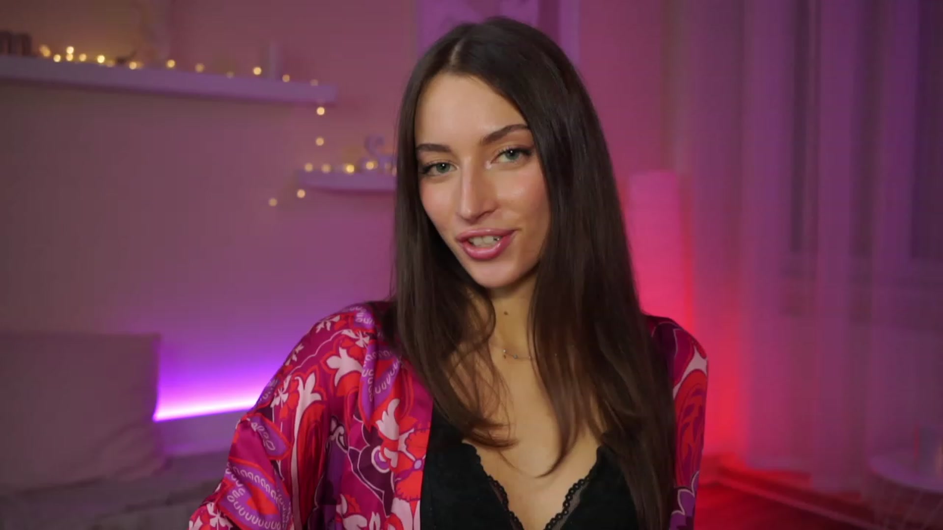 Gallery image thumbnail from Emily_grey69's myfreecams stream on, 02/11/2024, 19:36 image 2 of 20