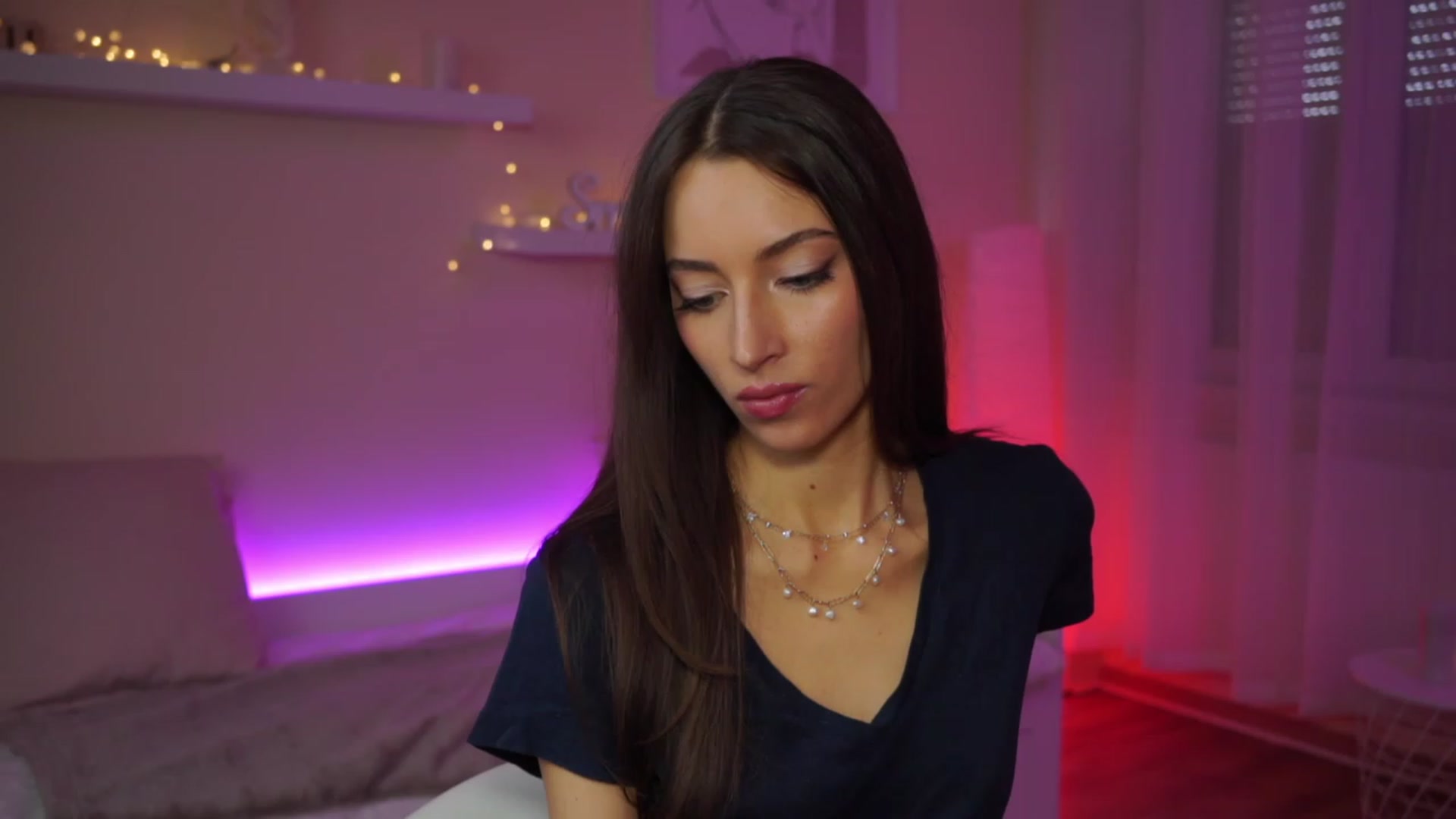 Gallery image thumbnail from Emily_grey69's myfreecams stream on, 02/12/2024, 10:58 image 5 of 20