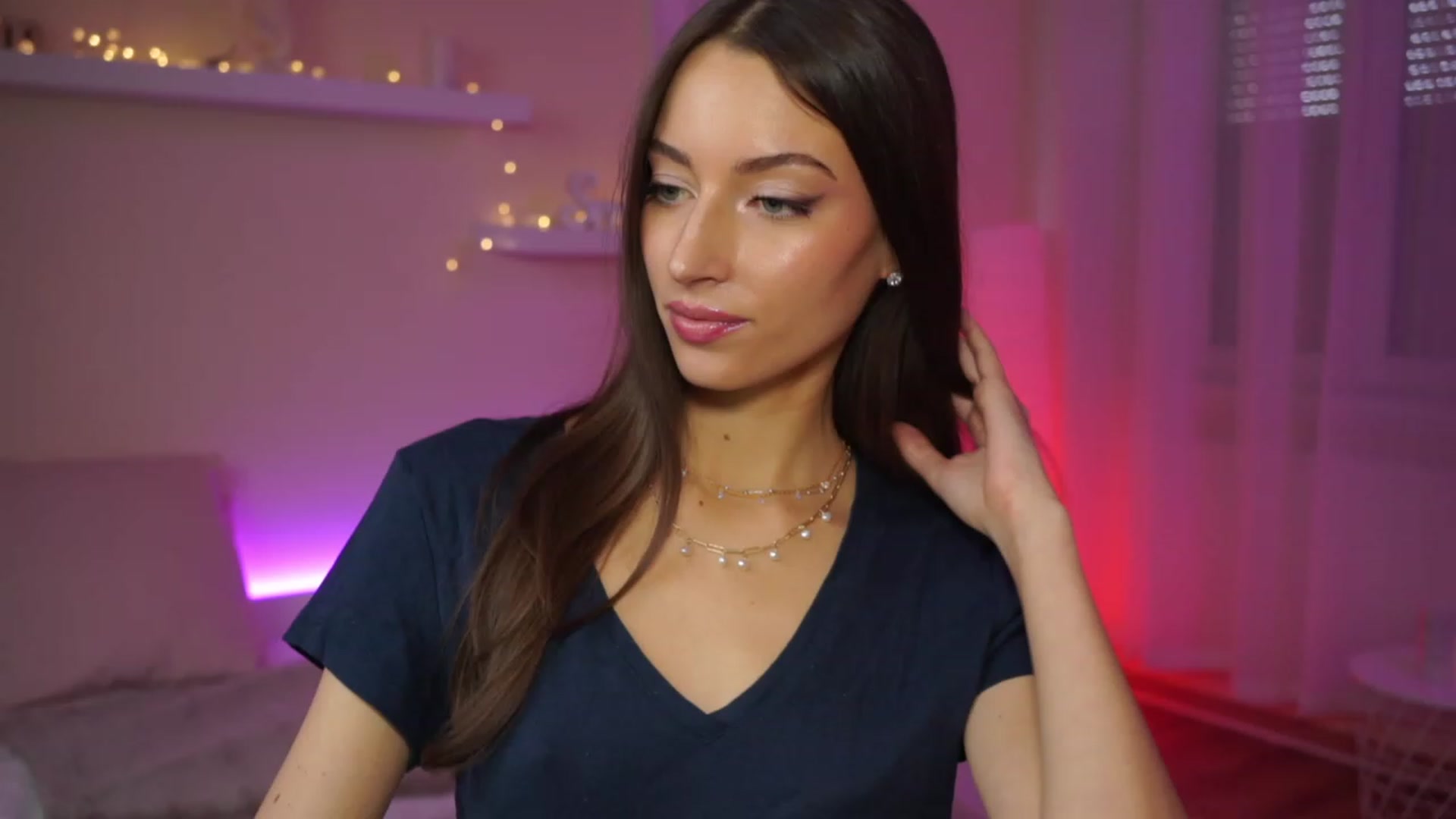 Gallery image thumbnail from Emily_grey69's myfreecams stream on, 02/12/2024, 10:58 image 8 of 20