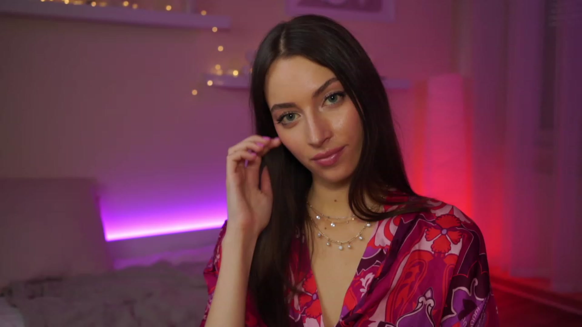 Gallery image thumbnail from Emily_grey69's myfreecams stream on, 02/12/2024, 14:34 image 10 of 20