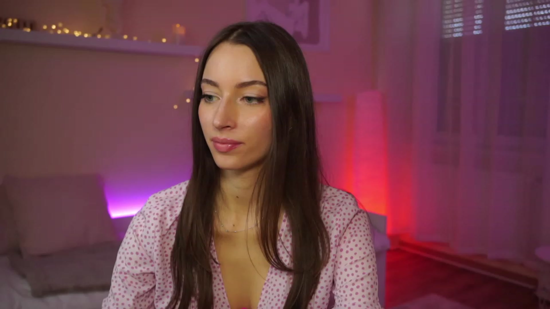 Gallery image thumbnail from Emily_grey69's myfreecams stream on, 02/14/2024, 12:02 image 14 of 20