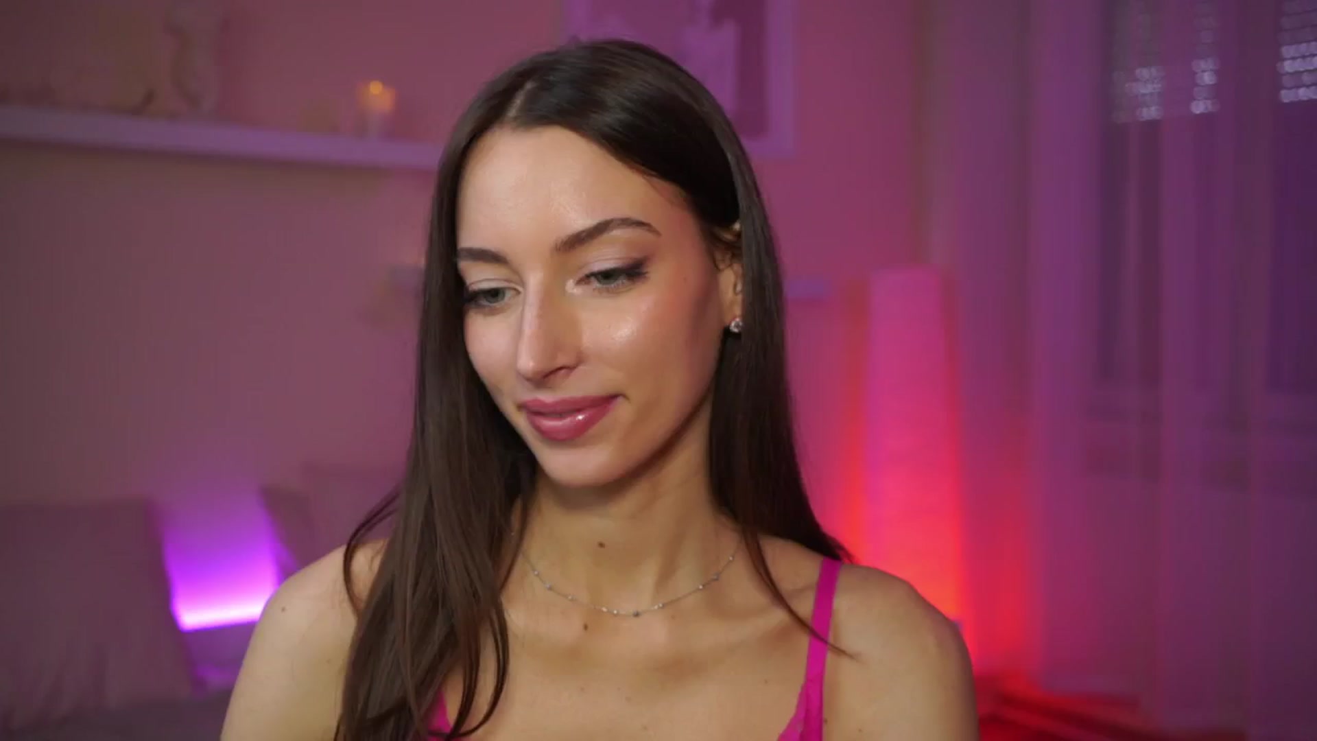 Gallery image thumbnail from Emily_grey69's myfreecams stream on, 02/14/2024, 14:02 image 5 of 20