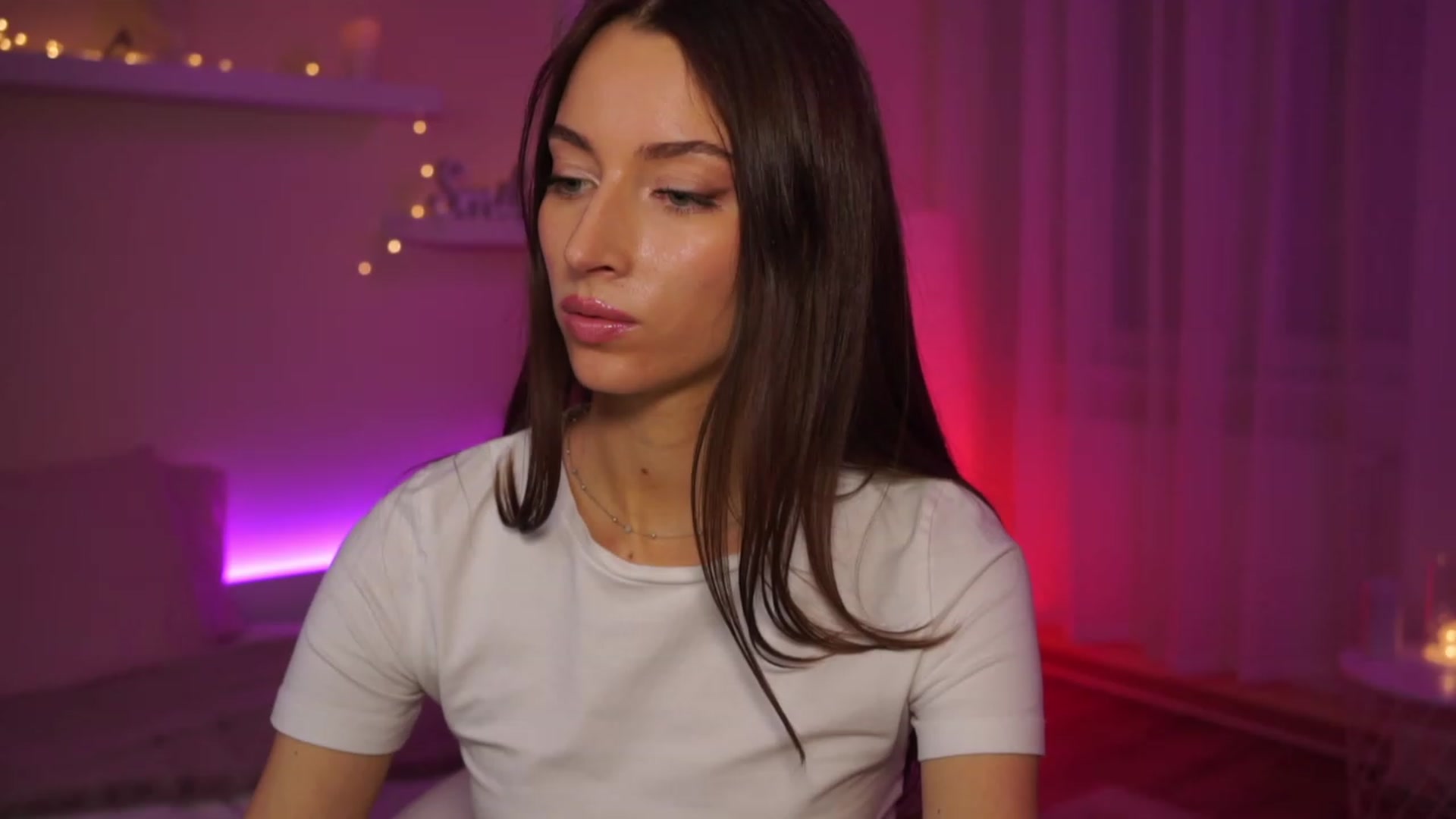 Gallery image thumbnail from Emily_grey69's myfreecams stream on, 02/19/2024, 18:51 image 10 of 20