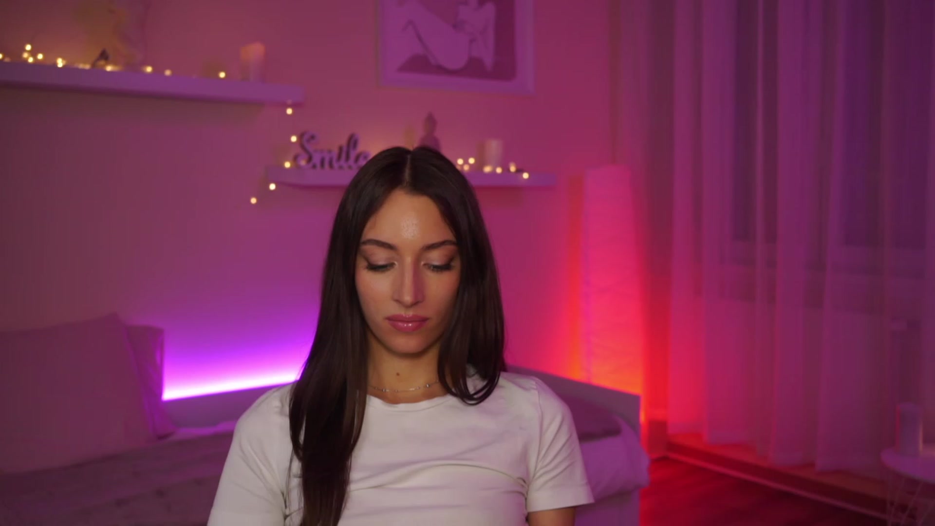 Gallery image thumbnail from Emily_grey69's myfreecams stream on, 02/19/2024, 18:51 image 20 of 20