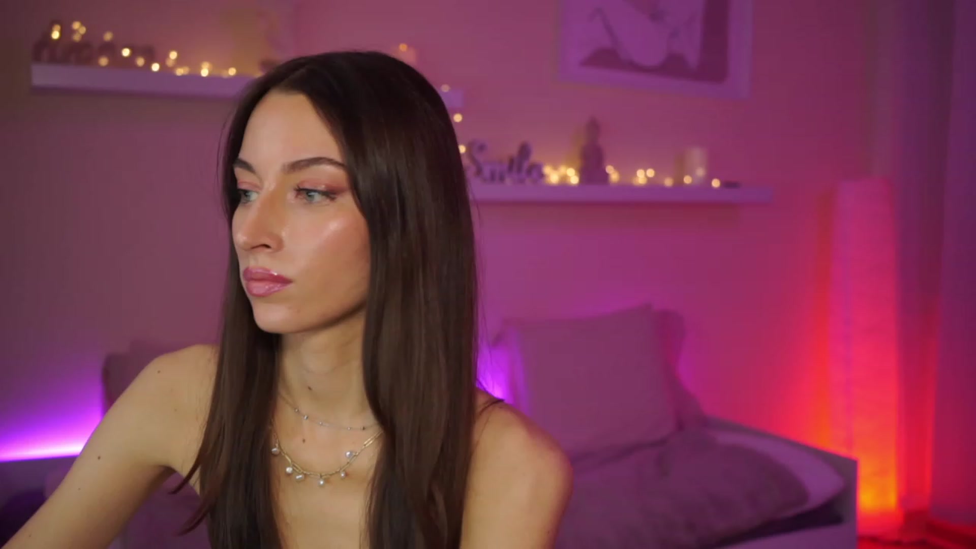Gallery image thumbnail from Emily_grey69's myfreecams stream on, 02/22/2024, 13:58 image 7 of 20