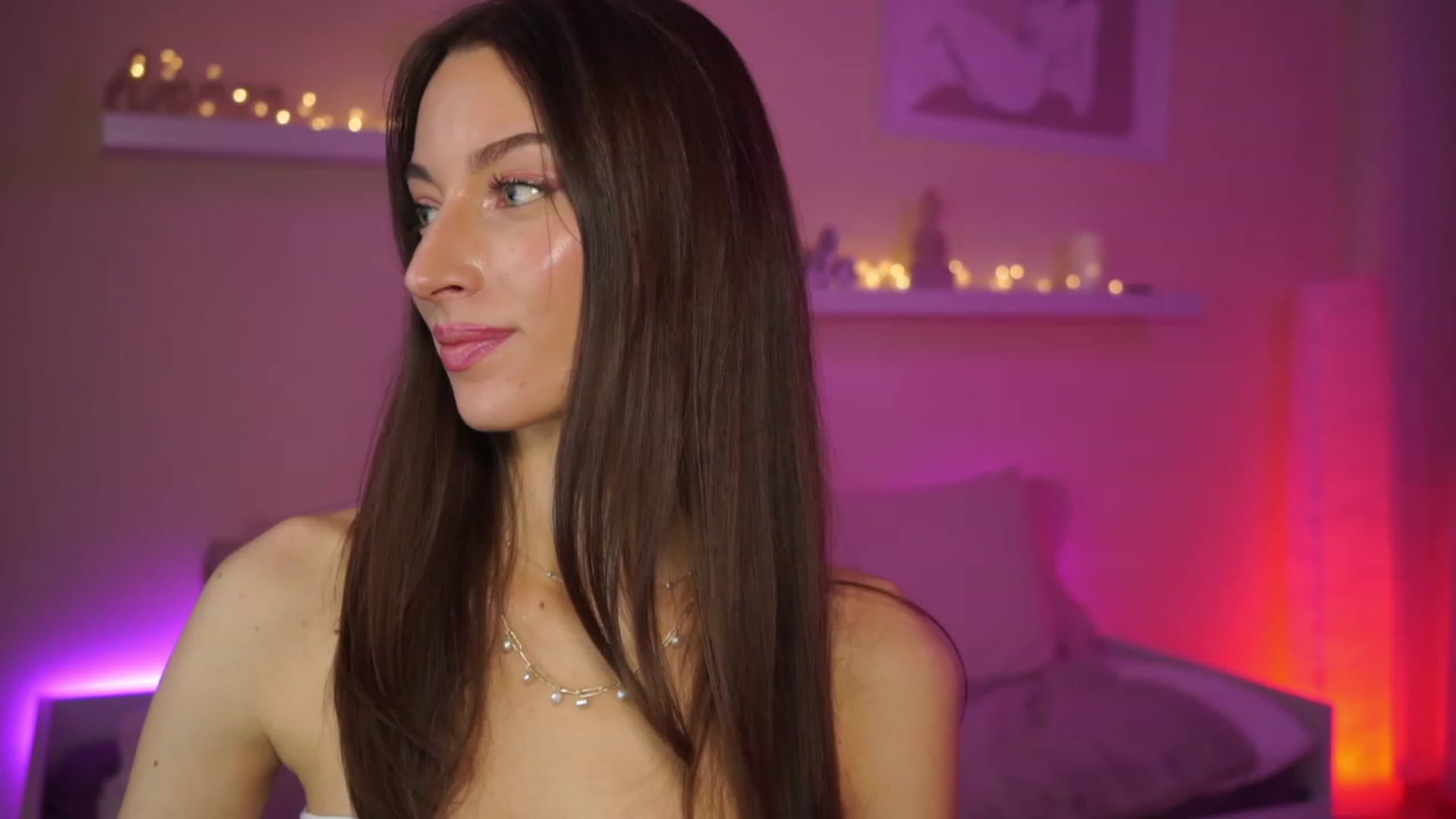 Gallery image thumbnail from Emily_grey69's myfreecams stream on, 02/22/2024, 13:58 image 13 of 20